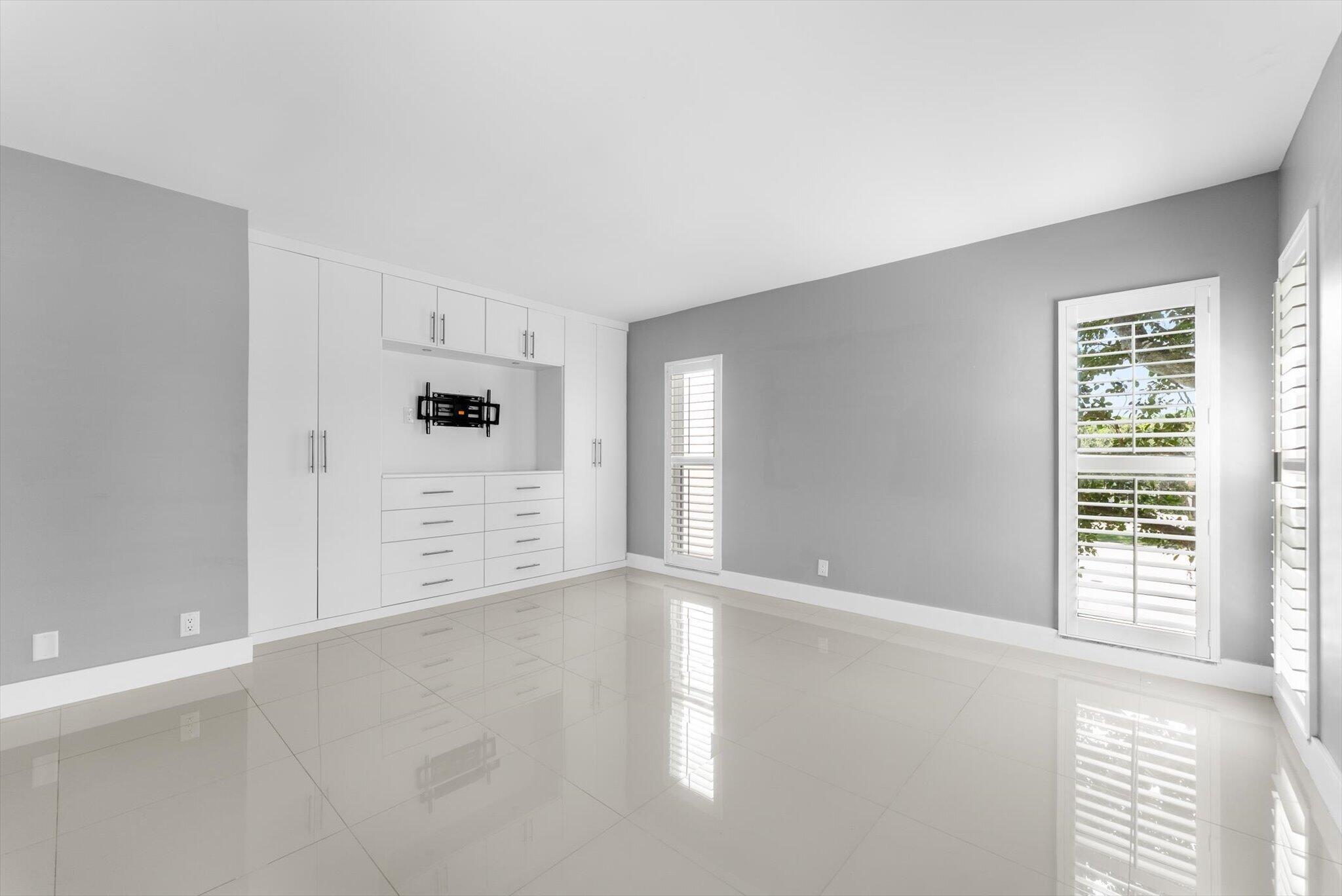 NO 11 PALM-AIRE COUNTRY CLUB - Residential Lease