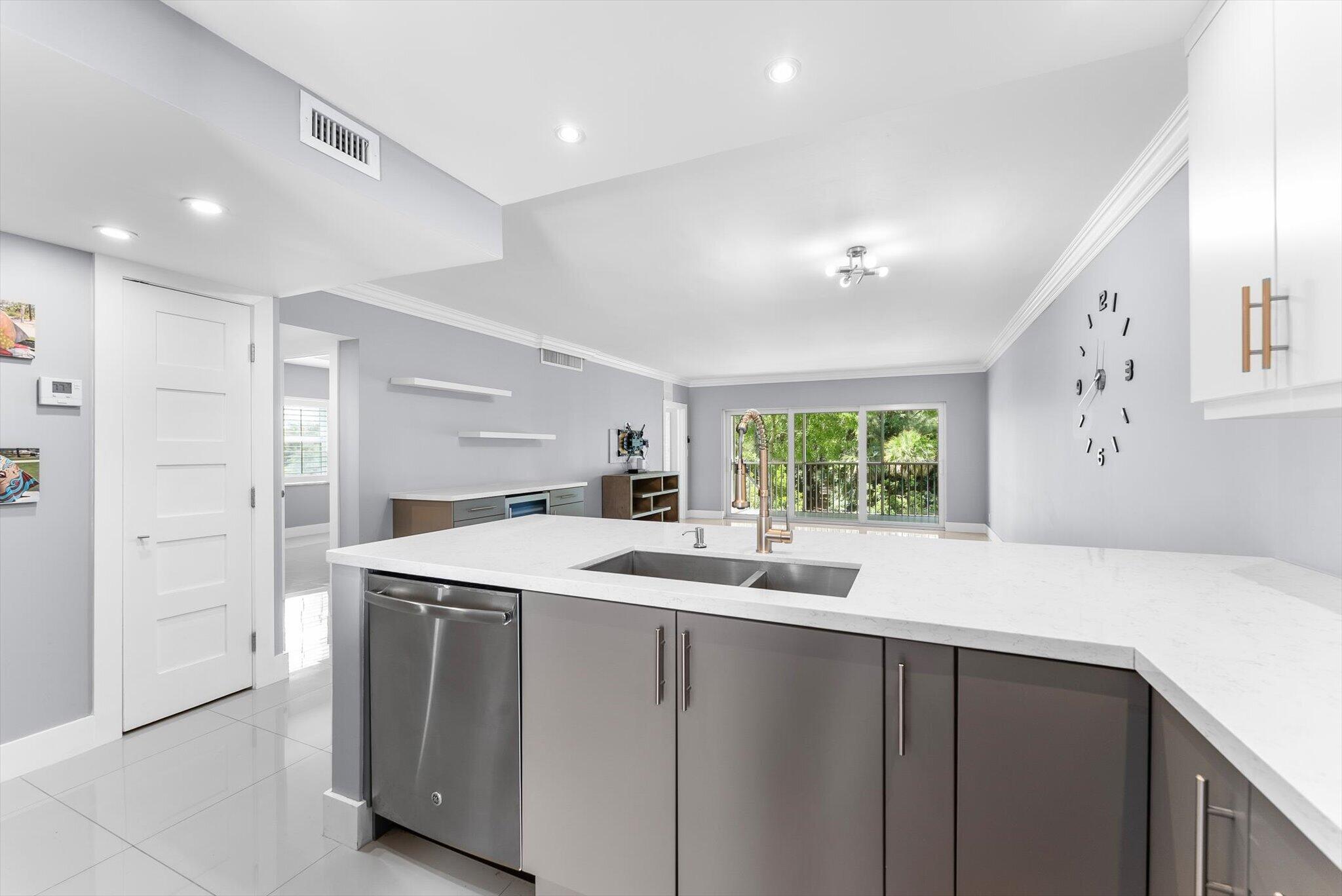 NO 11 PALM-AIRE COUNTRY CLUB - Residential Lease