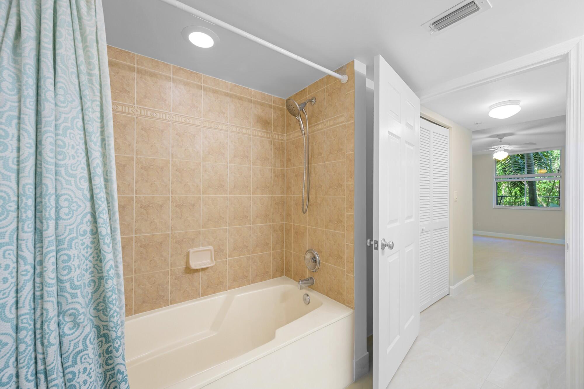 SHERIDAN BEACH CLUB CONDOMINIUM - Residential Lease