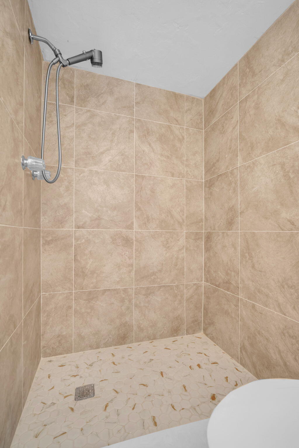 MANARANDA VILLAGE CONDO - Residential