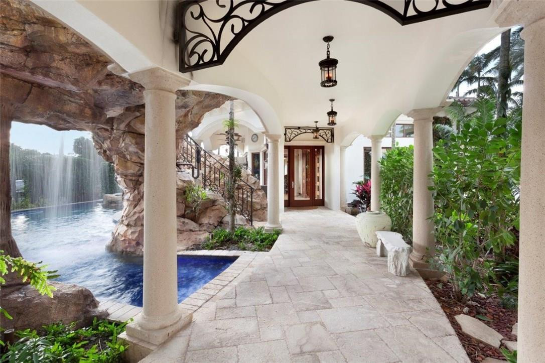 LIGHTHOUSE POINT - Residential