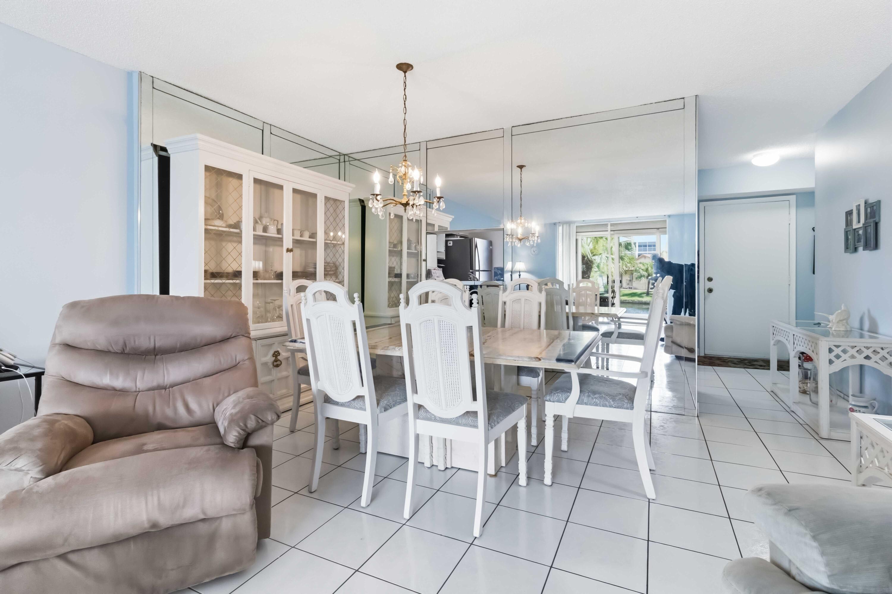 MEADOWBROOK LAKES CONDO - Residential