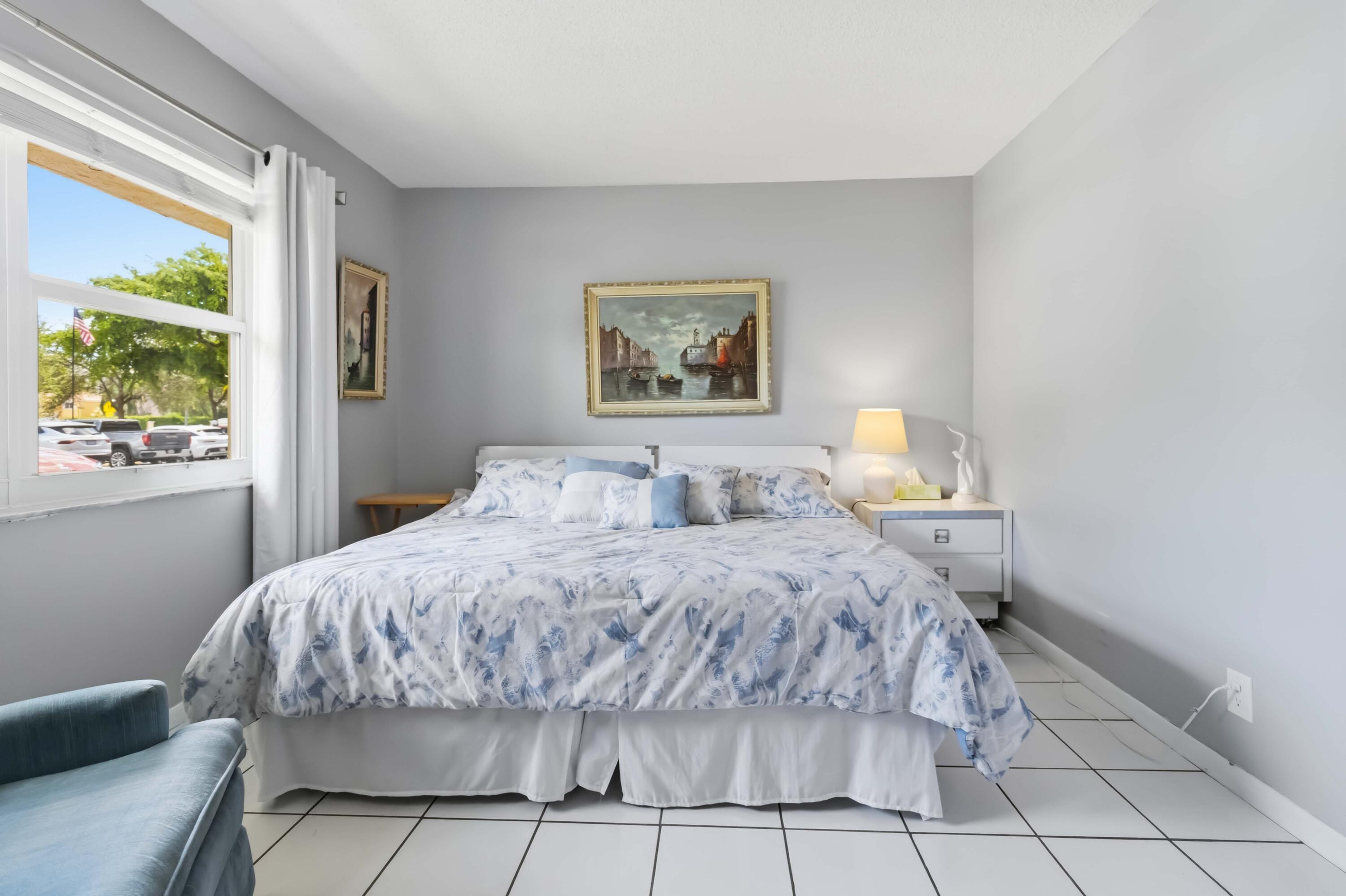 MEADOWBROOK LAKES CONDO - Residential