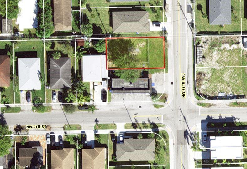 Located adjacent to a day-care center. Great price and location for a small business. Located in the Pompano Beach CRA area. Possible businesses tax office, insurance office, tutoring center, mortgage office, credit repair business, takeout restaurant etc. Please present your best offer. Located close to I-95, Turnpike and major shopping.