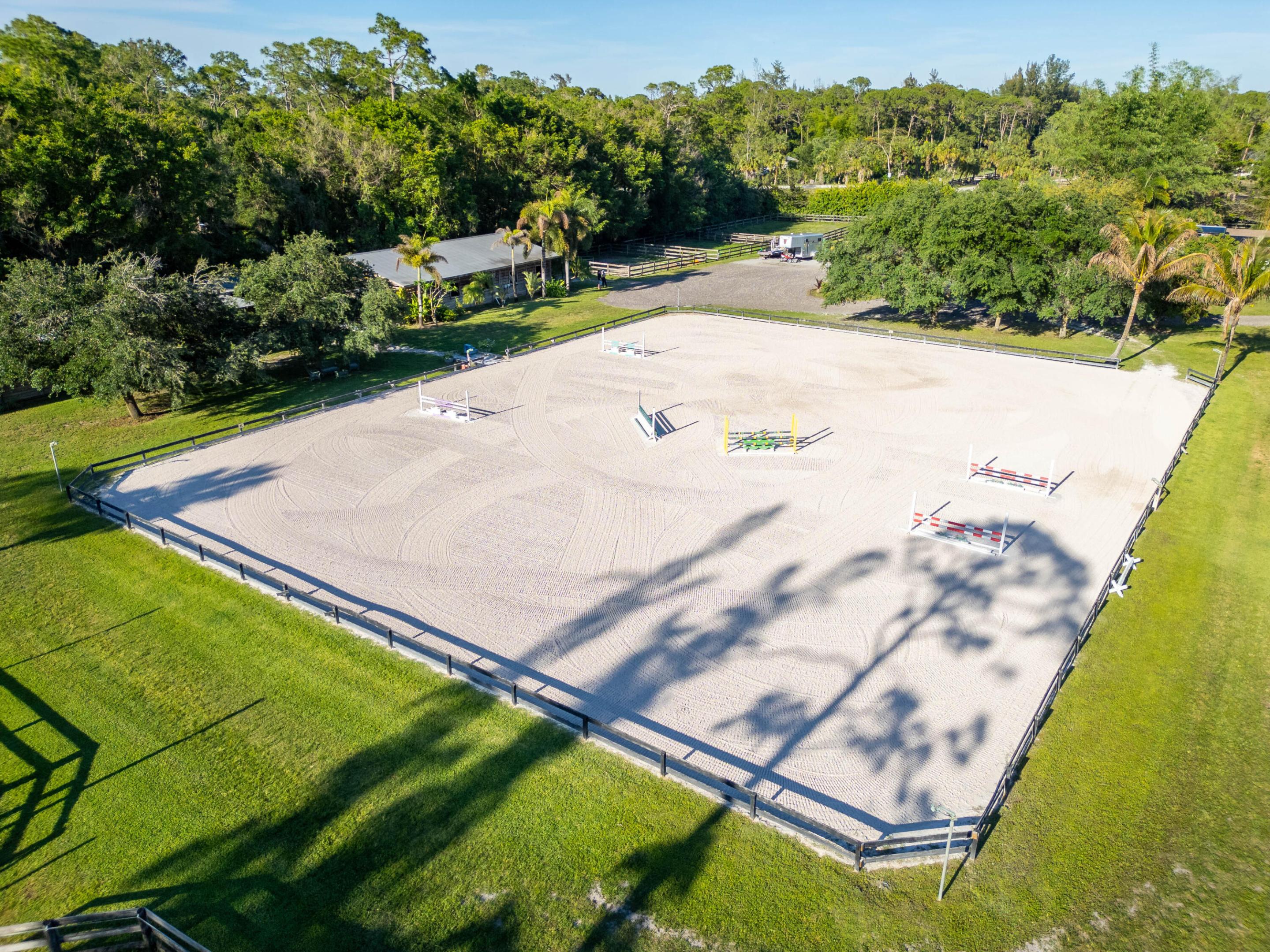LOXAHATCHEE GROVES - Residential