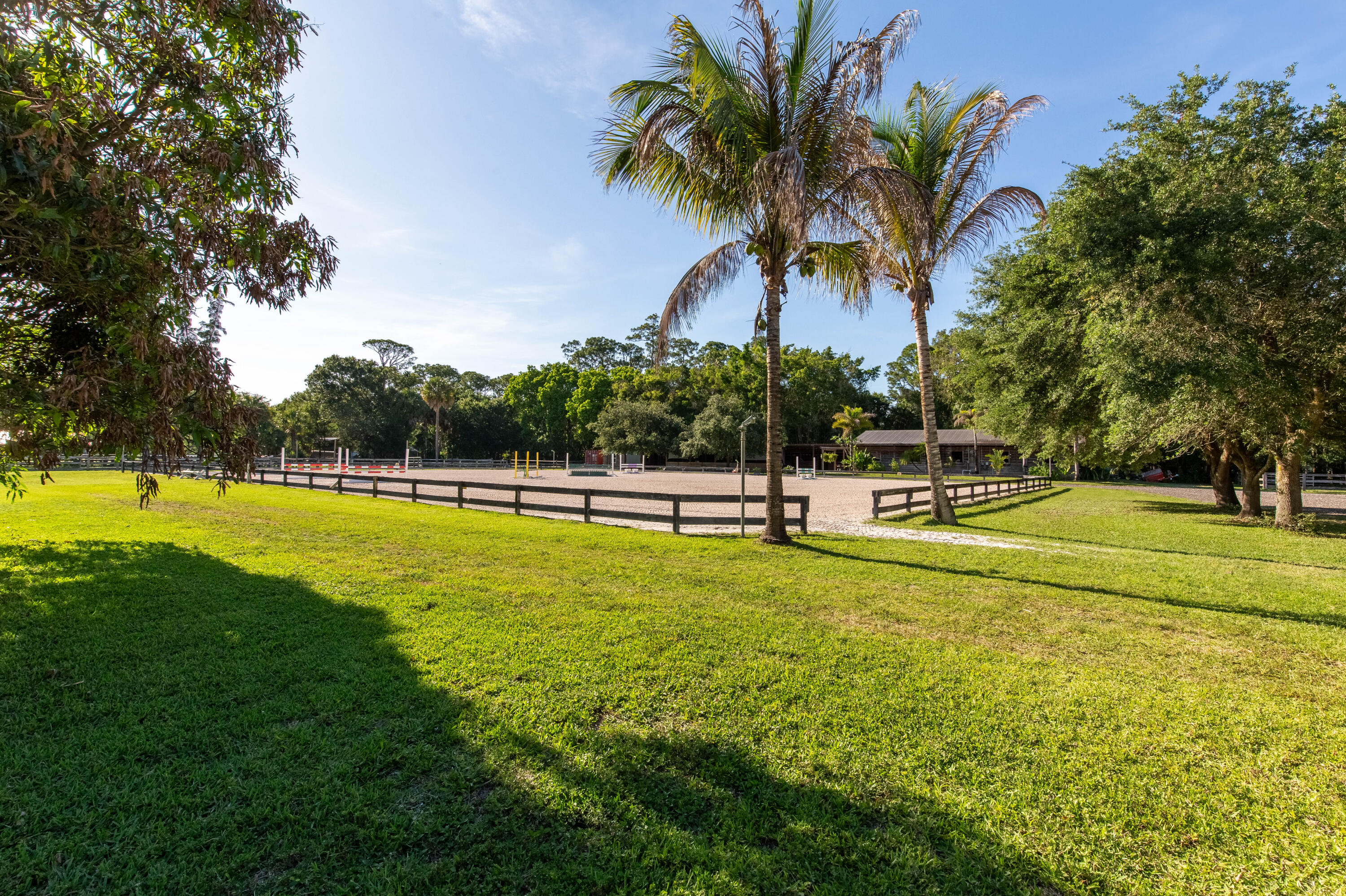 LOXAHATCHEE GROVES - Residential
