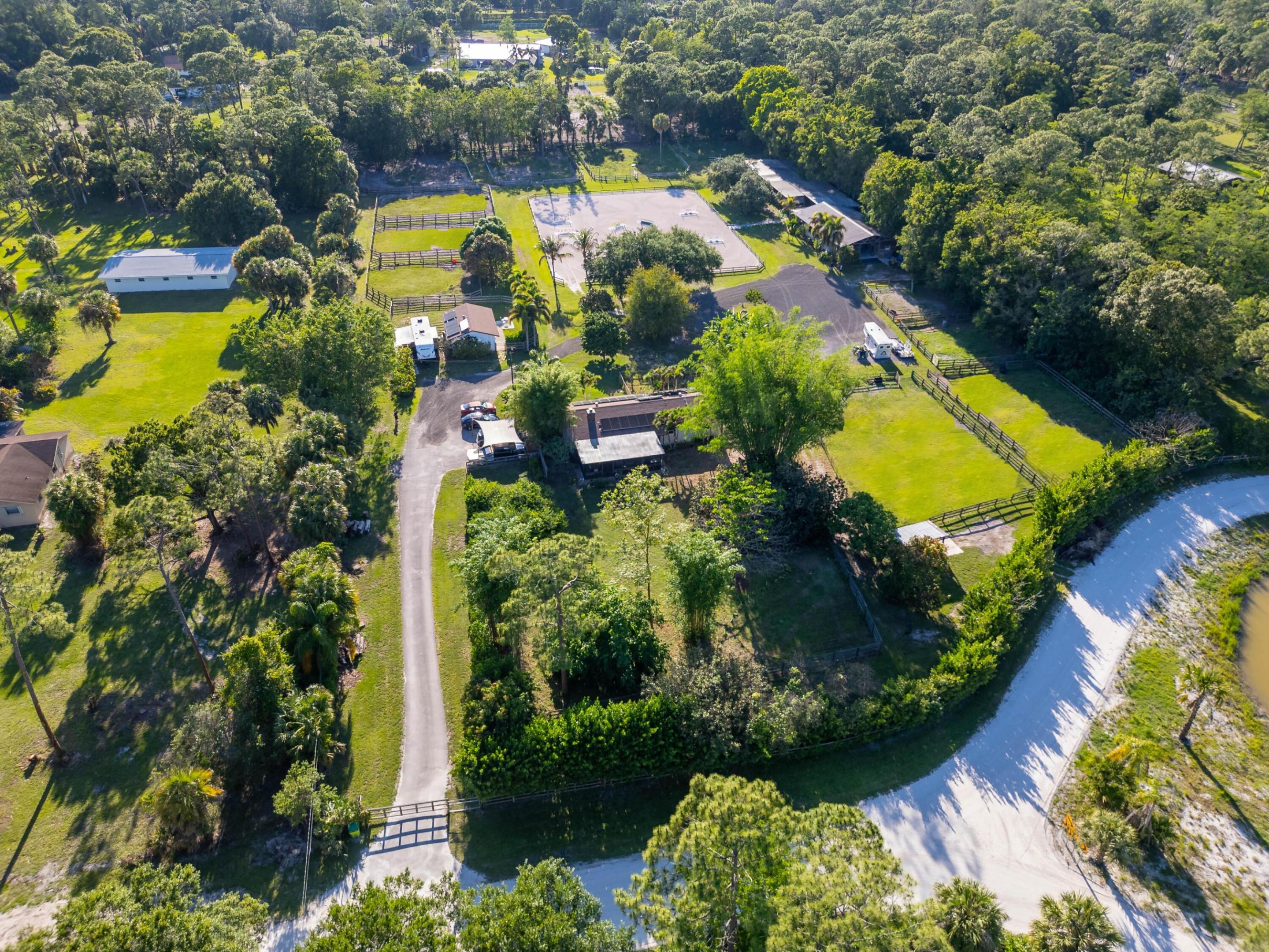LOXAHATCHEE GROVES - Residential