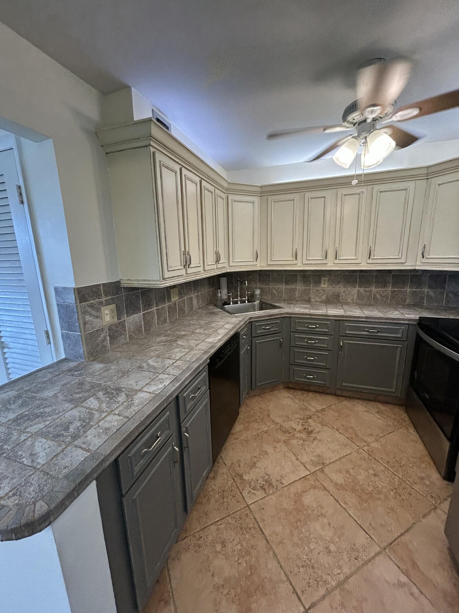 JAMAICA HOUSE CONDOMINIUM - Residential Lease