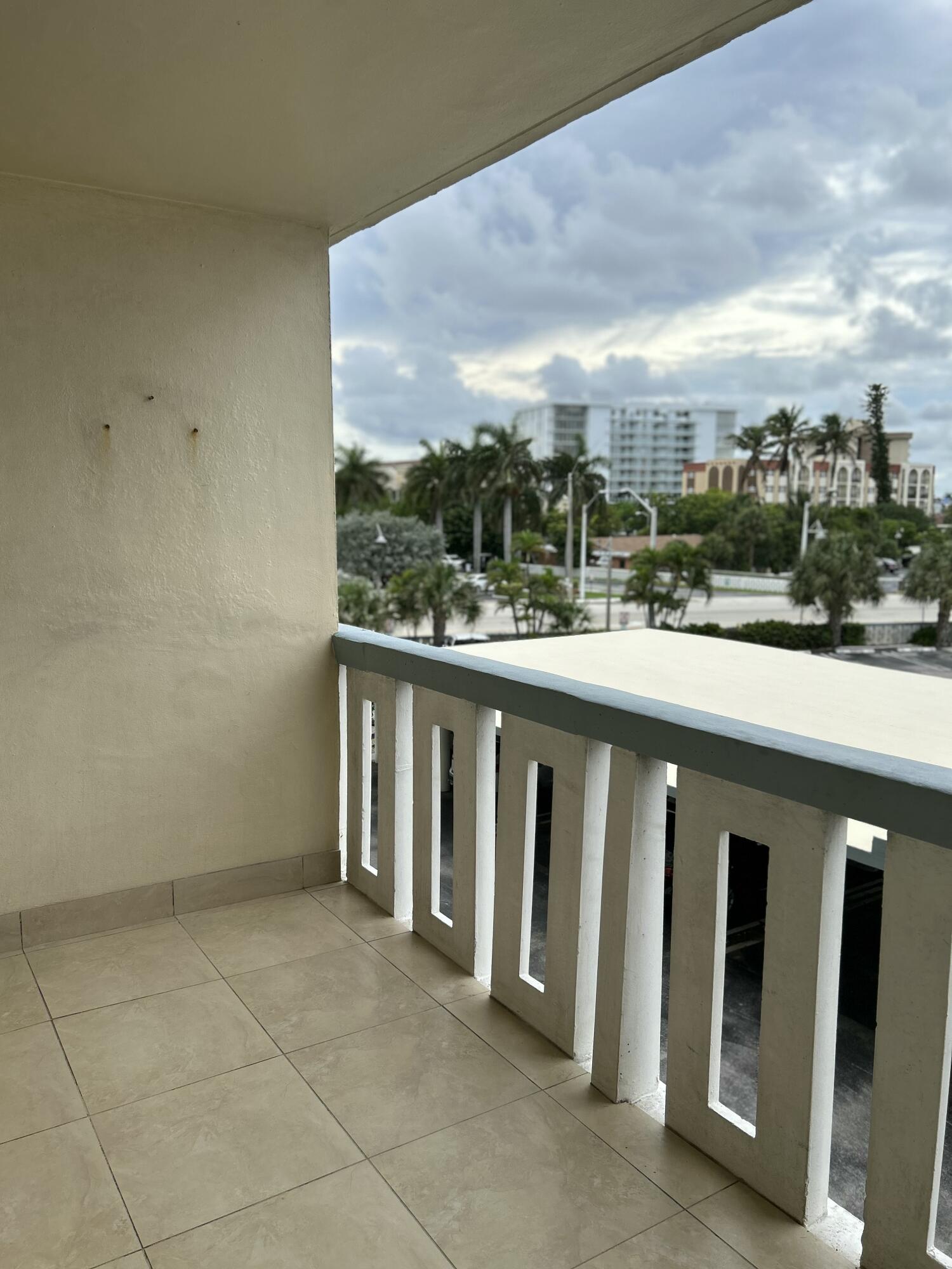 JAMAICA HOUSE CONDOMINIUM - Residential Lease