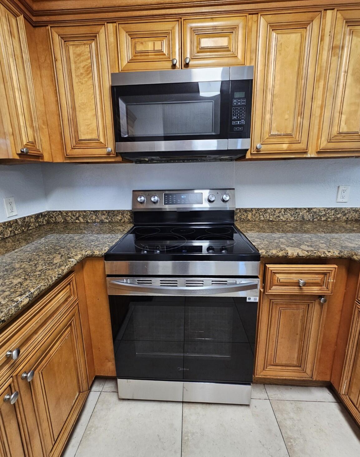 PALM BEACH PLACE CONDO - Residential Lease