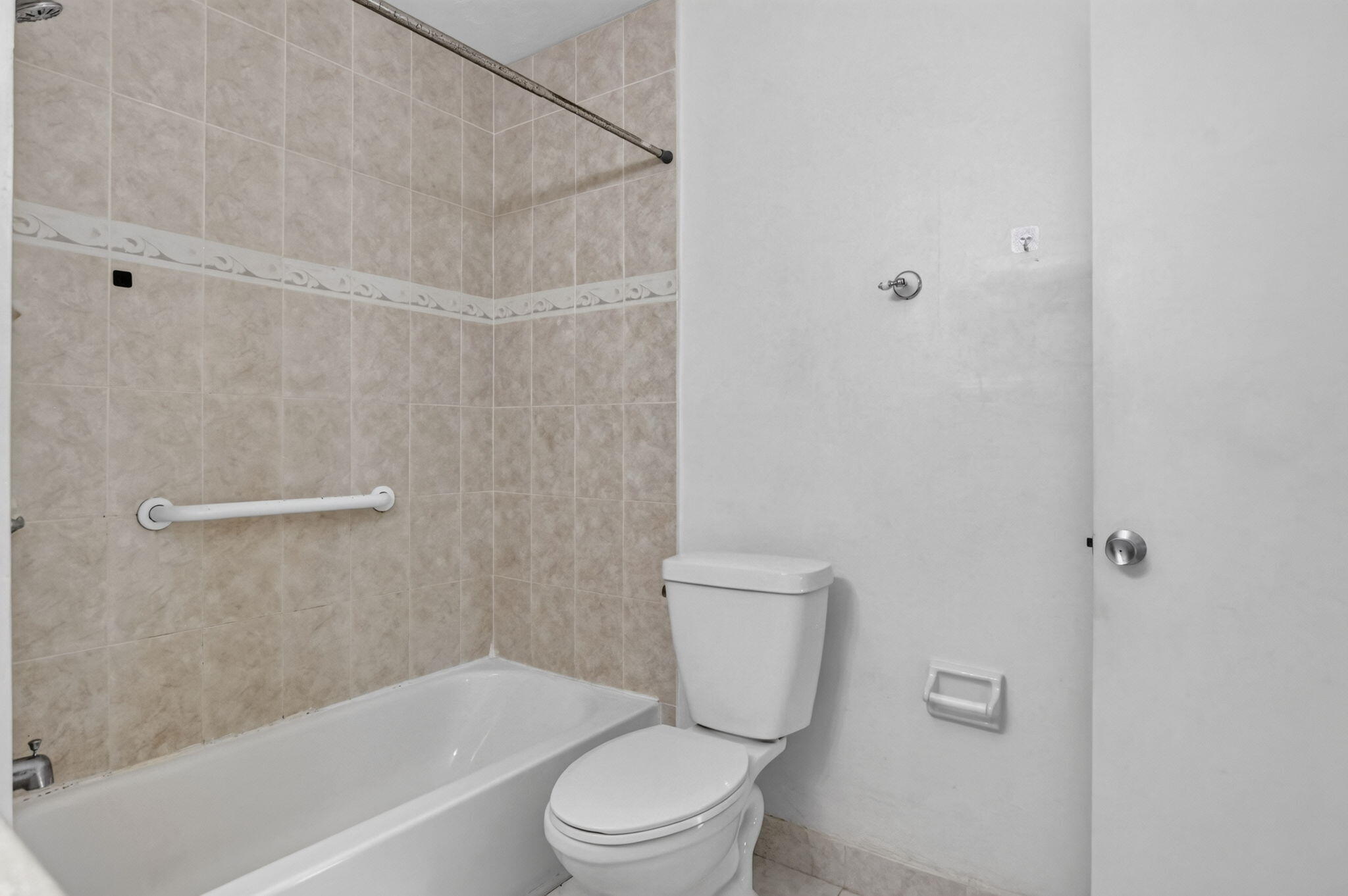 BOCA LAKES CONDO - Residential