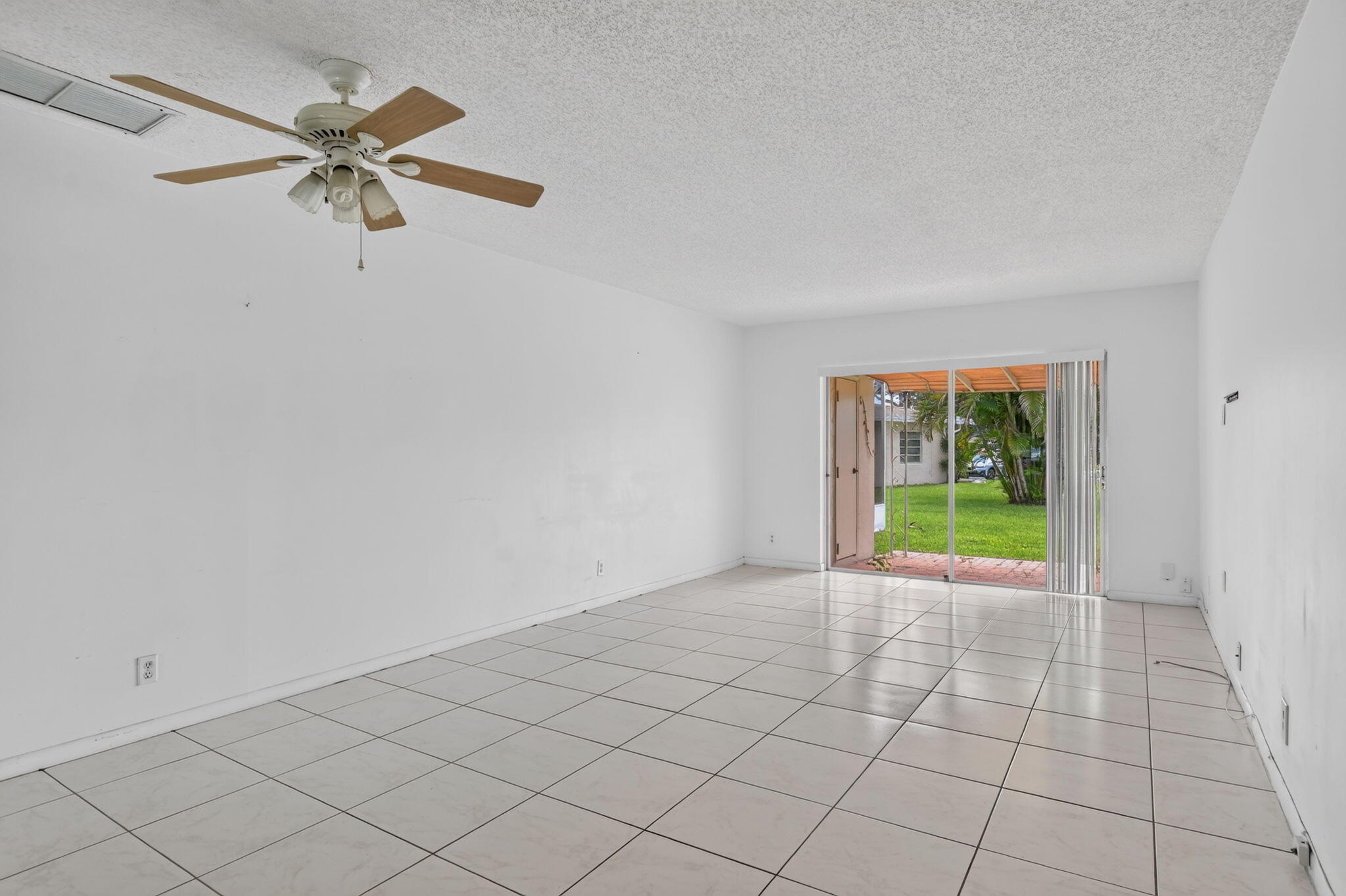 BOCA LAKES CONDO - Residential