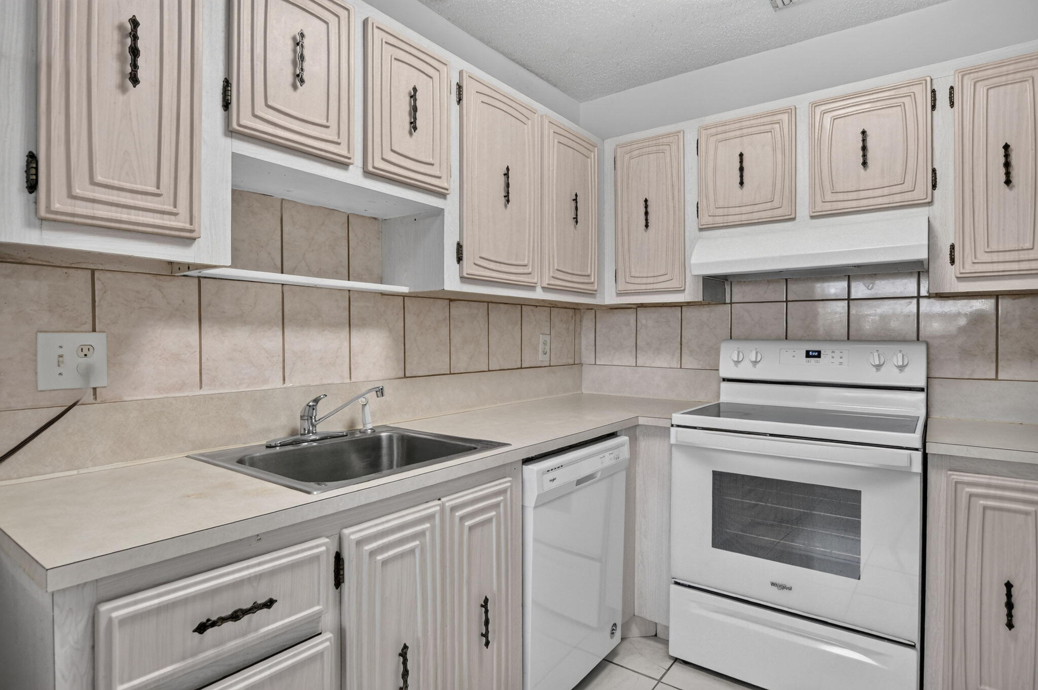 BOCA LAKES CONDO - Residential