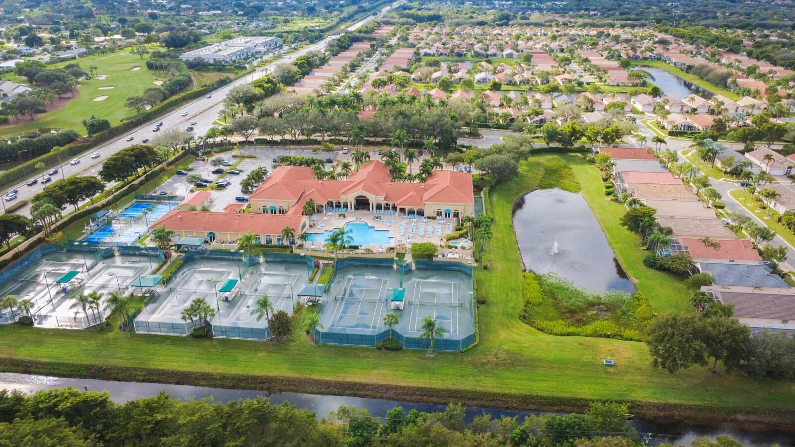 CASCADE LAKES - Residential