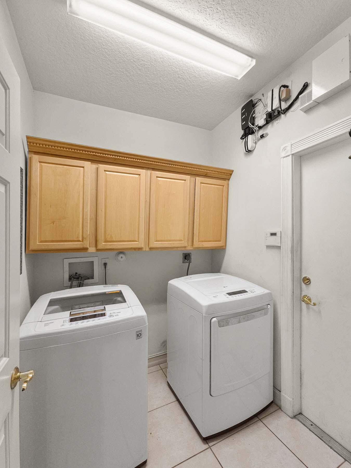 CASCADE LAKES - Residential