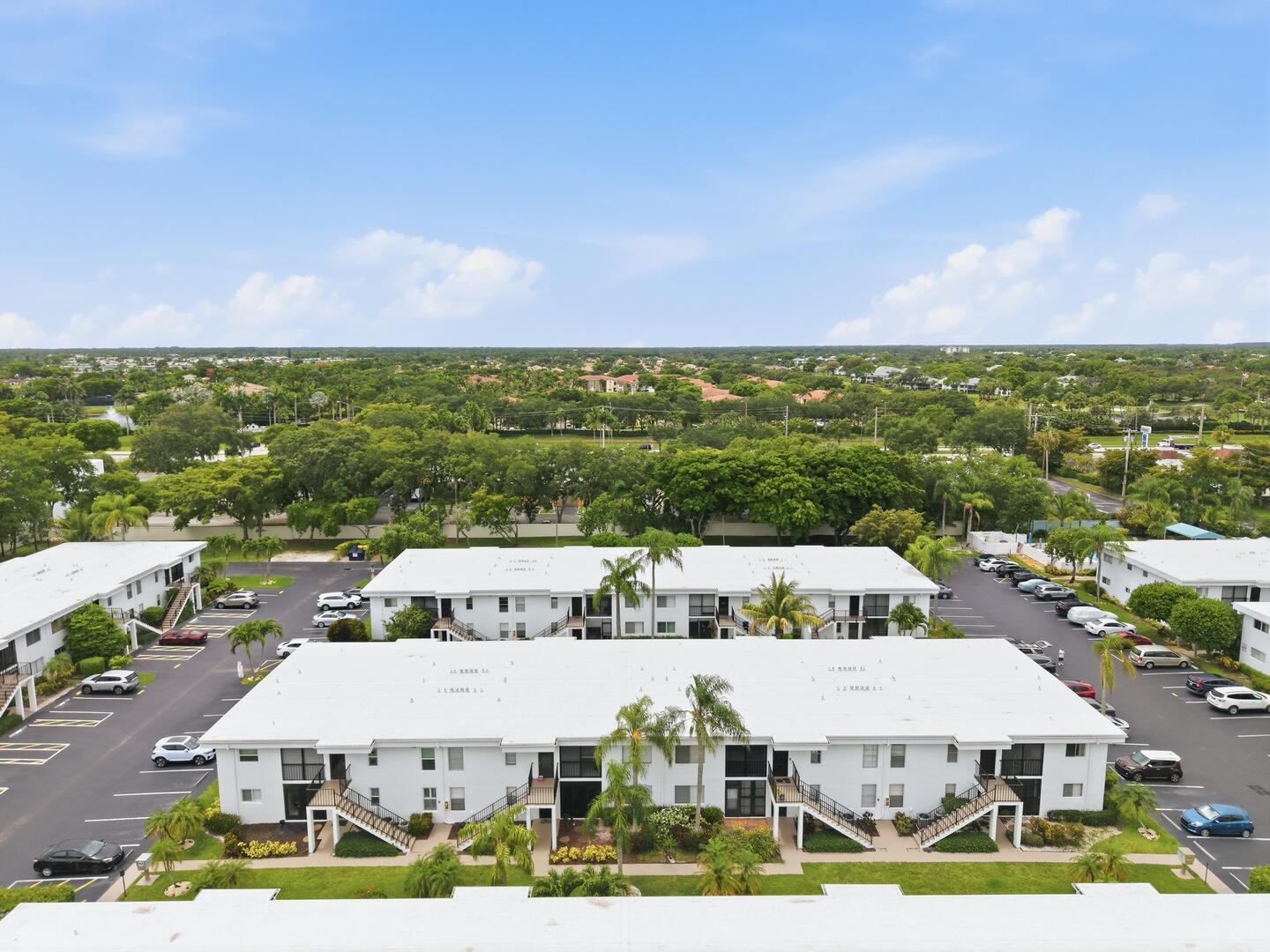 INTERNATIONAL CLUB - Residential