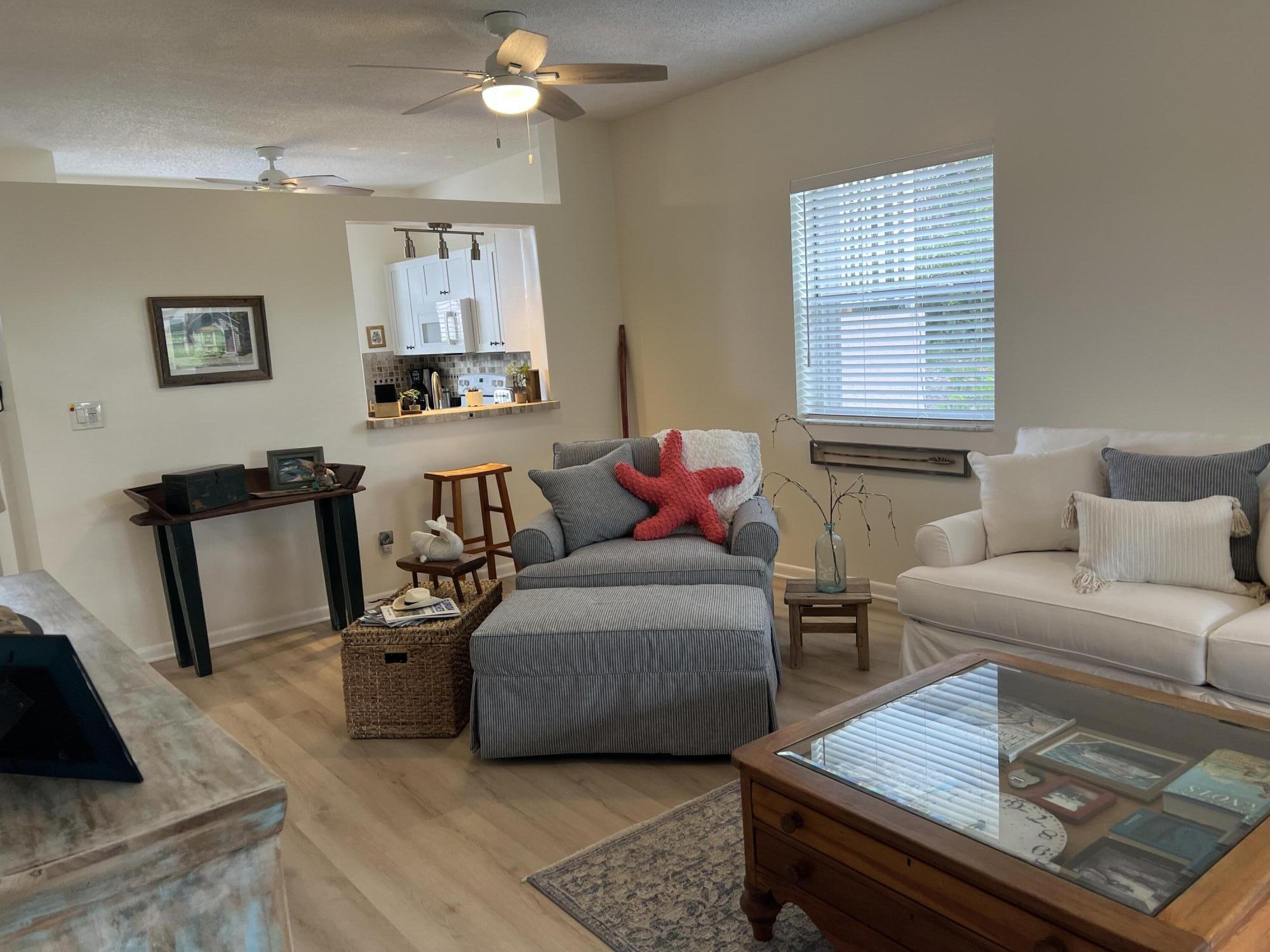 THE LITTLE CLUB CONDO - Residential