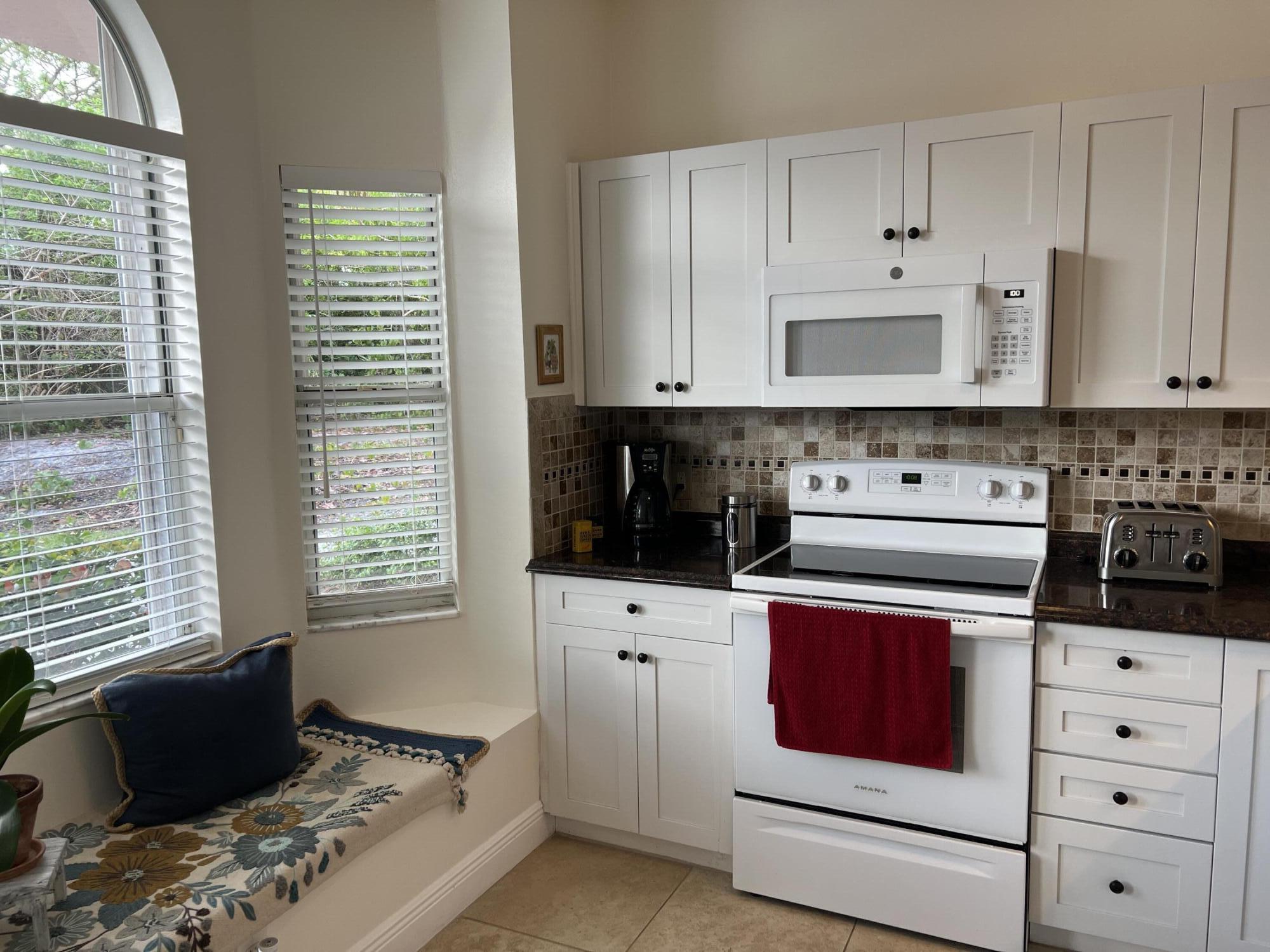 THE LITTLE CLUB CONDO - Residential
