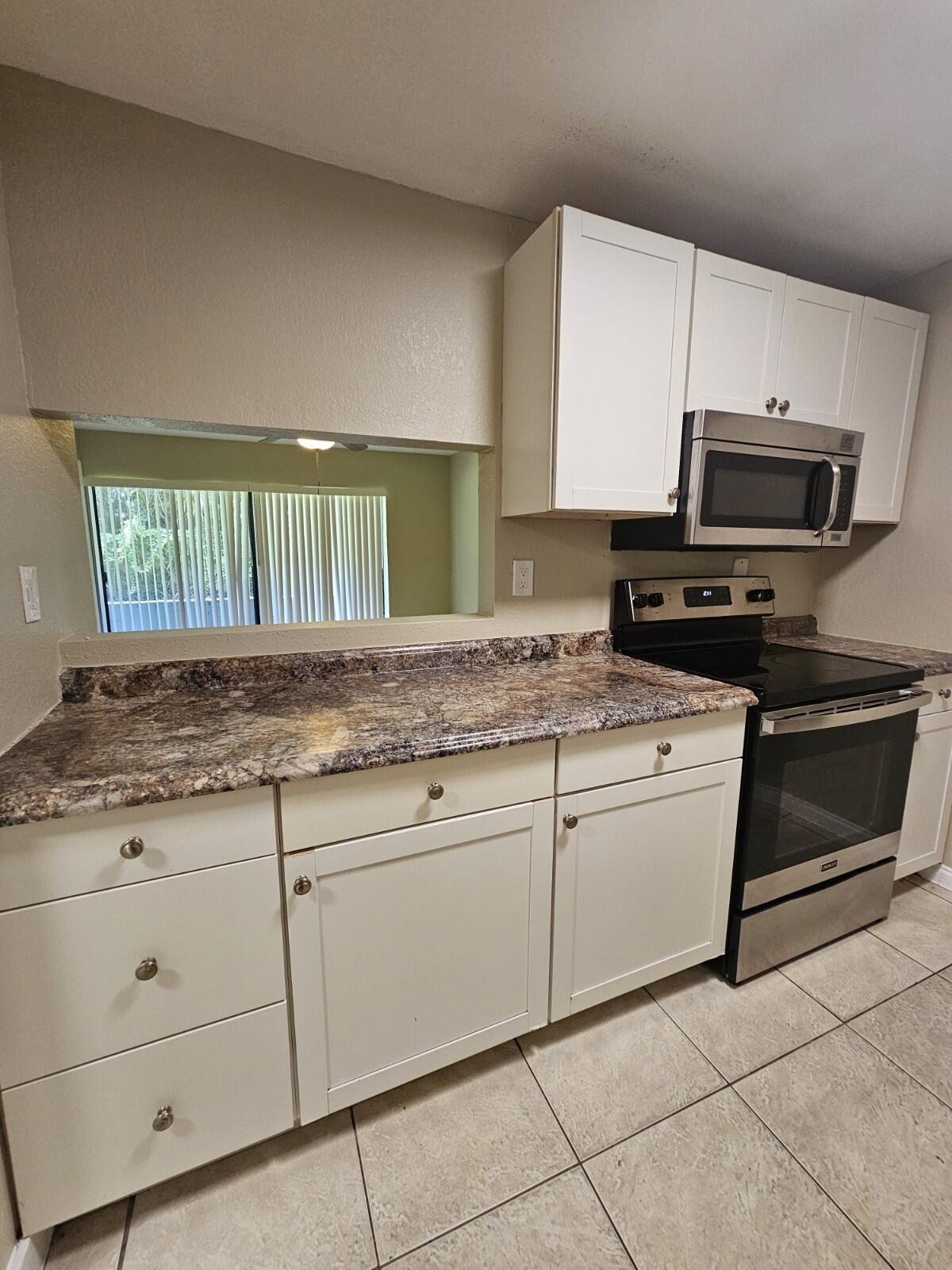 PRESIDENTIAL GOLFVIEW CONDO - Residential Lease