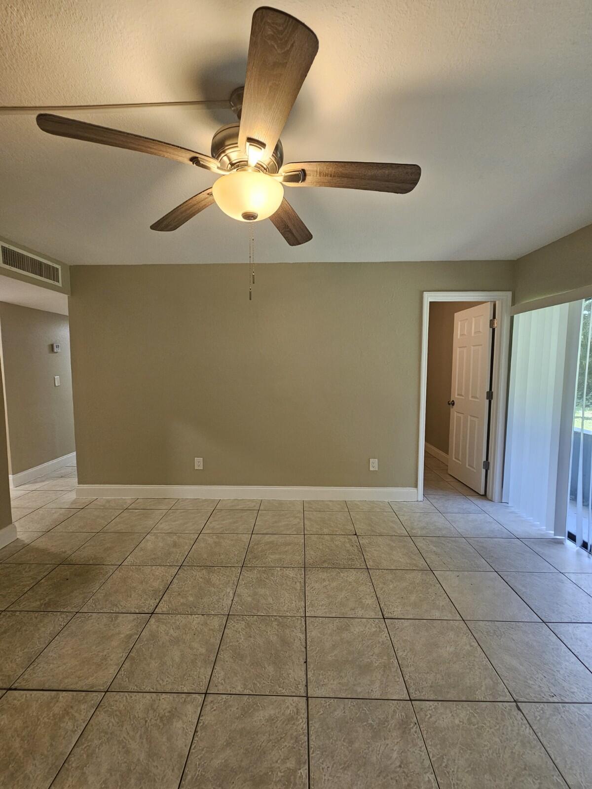 PRESIDENTIAL GOLFVIEW CONDO - Residential Lease