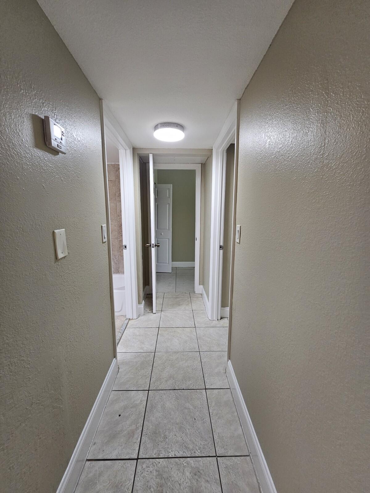 PRESIDENTIAL GOLFVIEW CONDO - Residential Lease