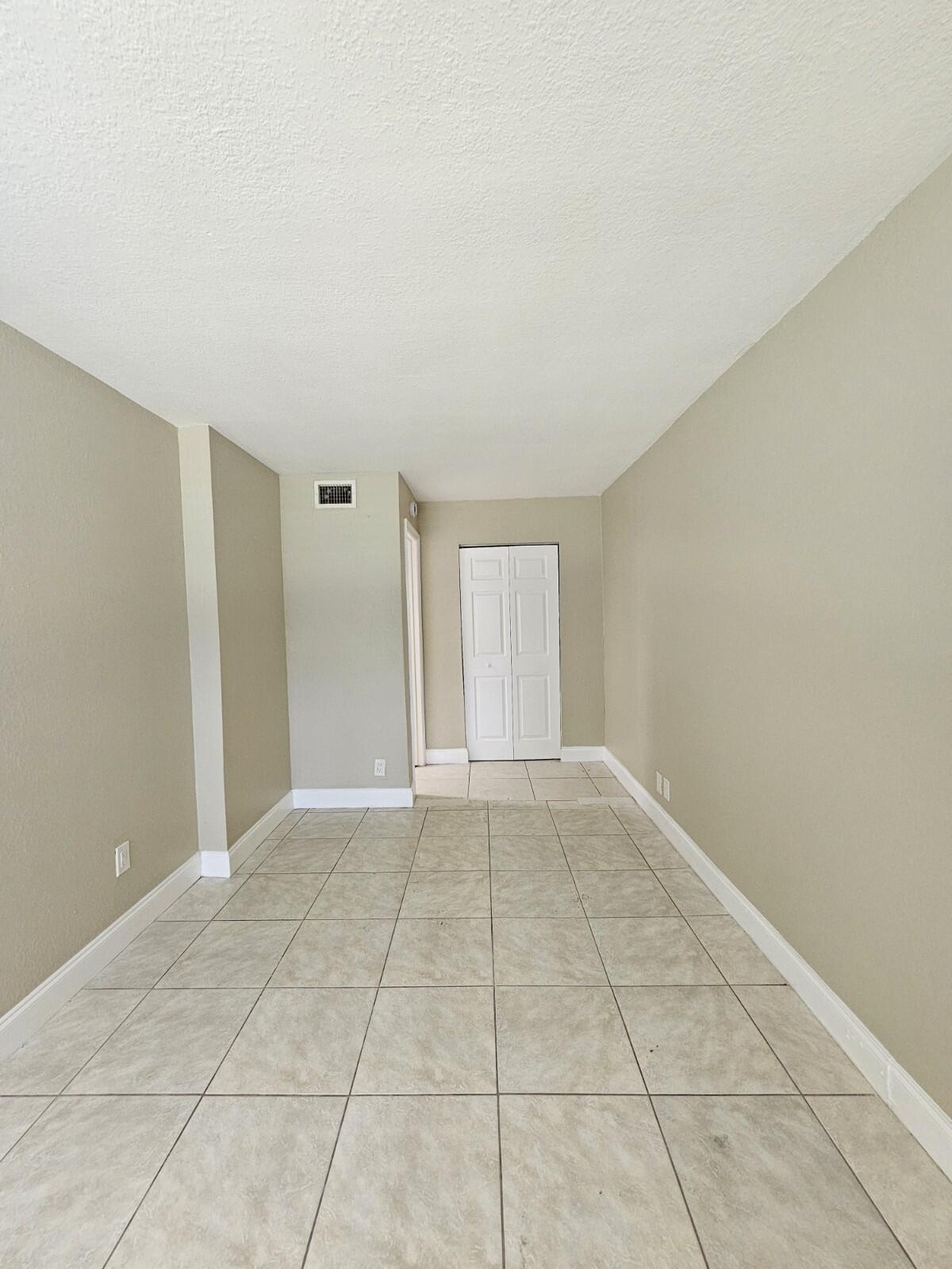 PRESIDENTIAL GOLFVIEW CONDO - Residential Lease