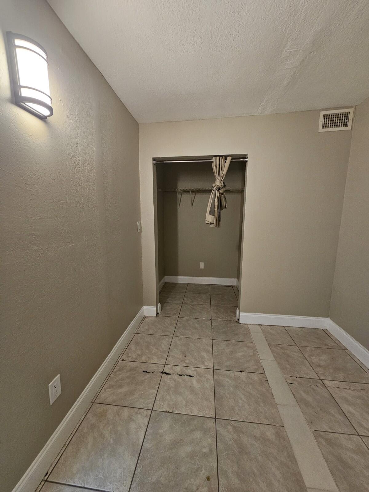 PRESIDENTIAL GOLFVIEW CONDO - Residential Lease