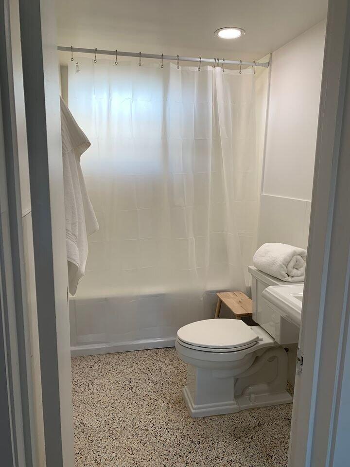 TRAIL GARDENS CONDO - Residential Lease