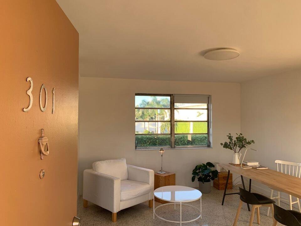 Central location. Very spacious living area, kitchen and bedroom. Big windows throughout, full of light. Central AC. New Refrigerator, new oven and new DW. No laundry. No Pets. Free street parking or can rent a spot in premises. No Association approval process.