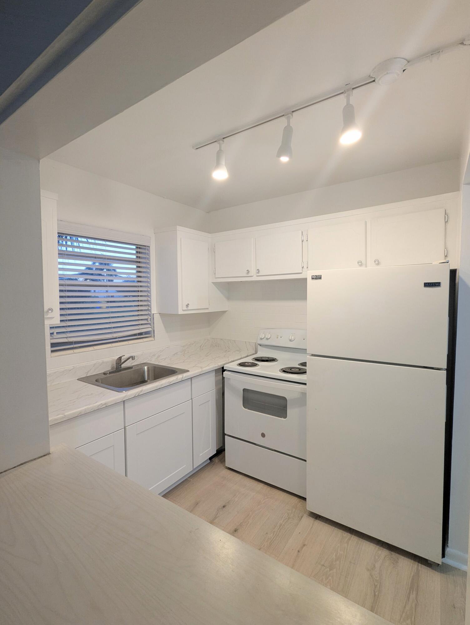 SHEFFIELD CONDOS A TO Q - Residential Lease