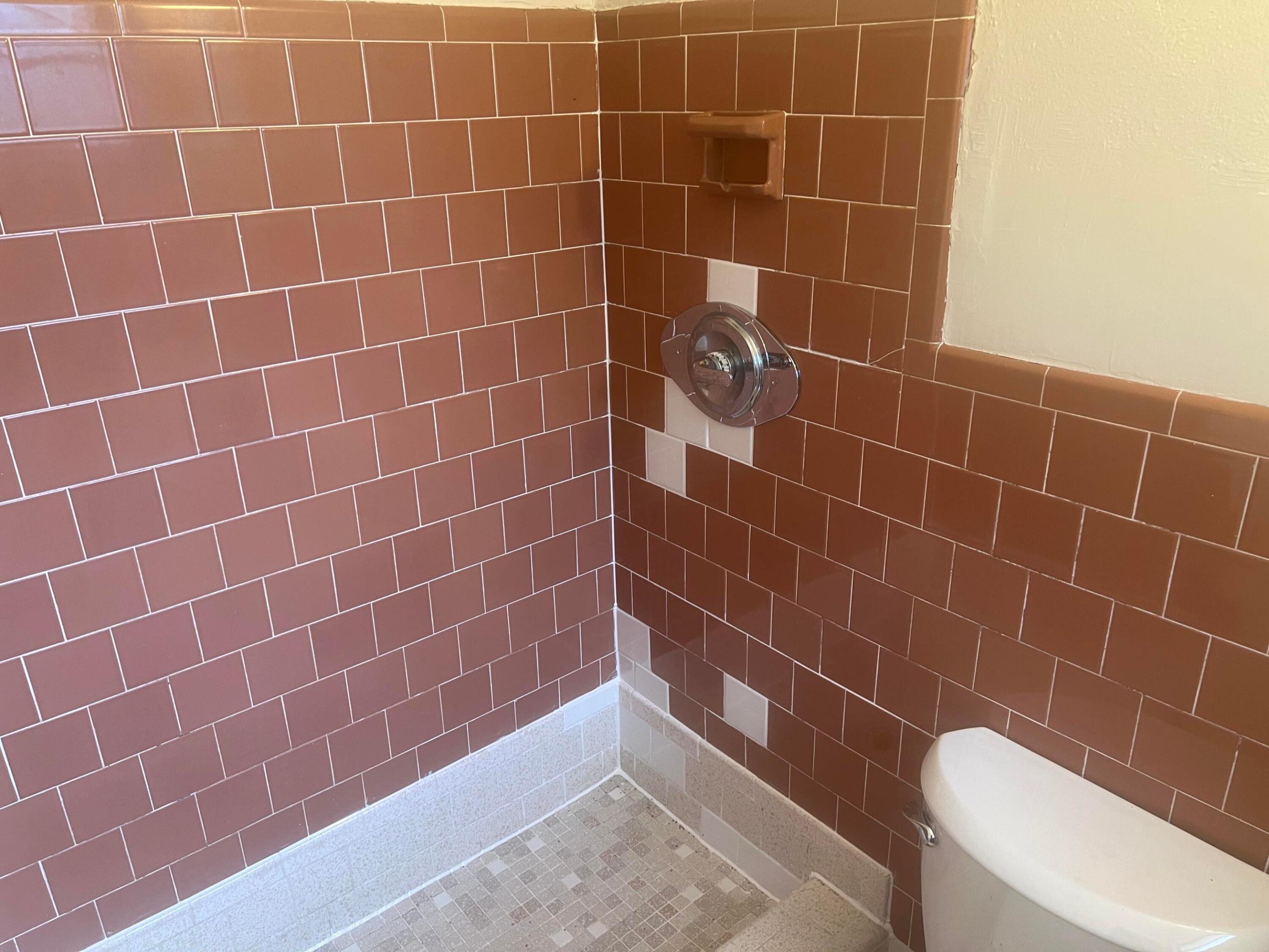 BROADVIEW PARK SEC 4 - Residential Lease