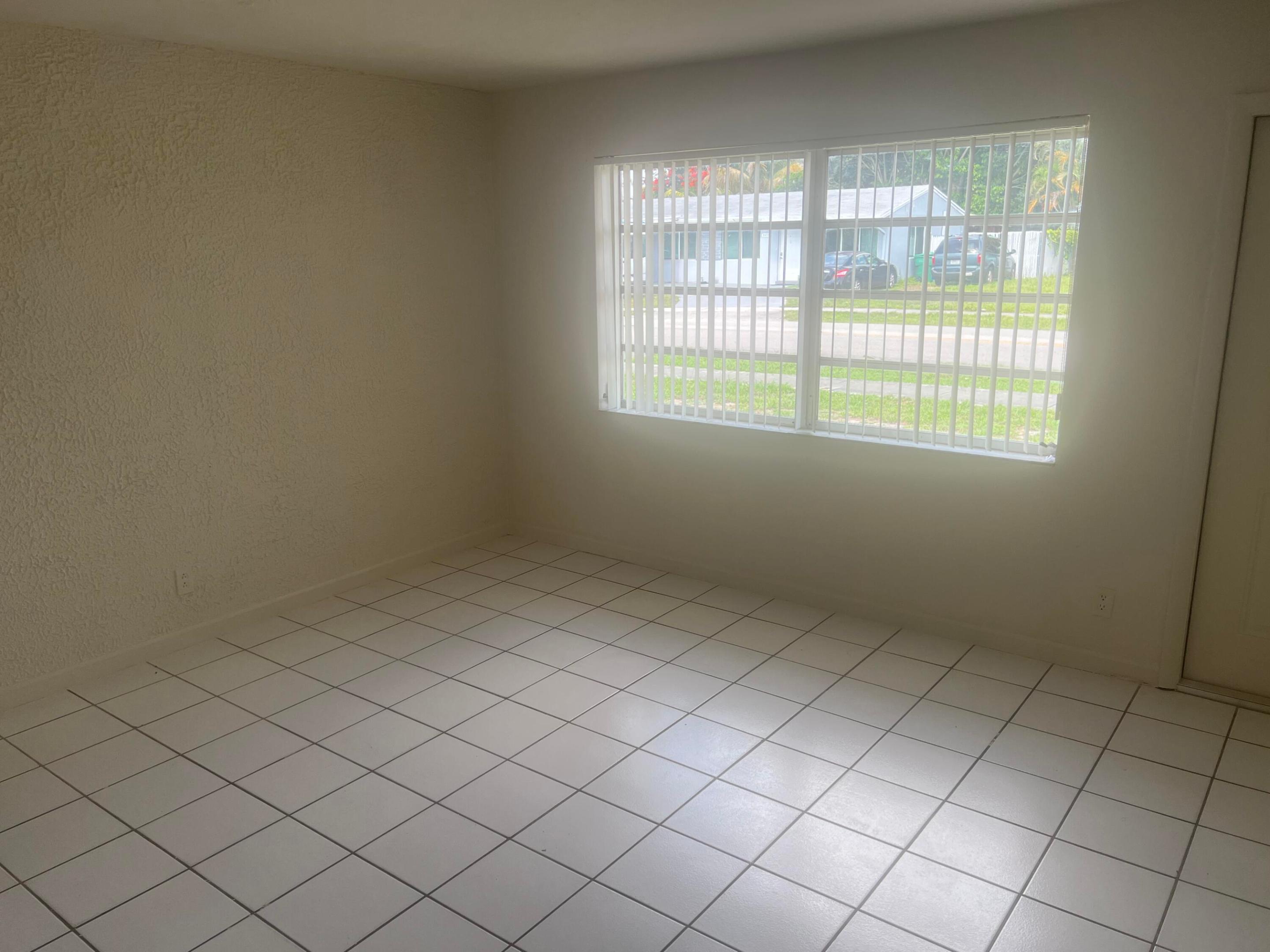 BROADVIEW PARK SEC 4 - Residential Lease