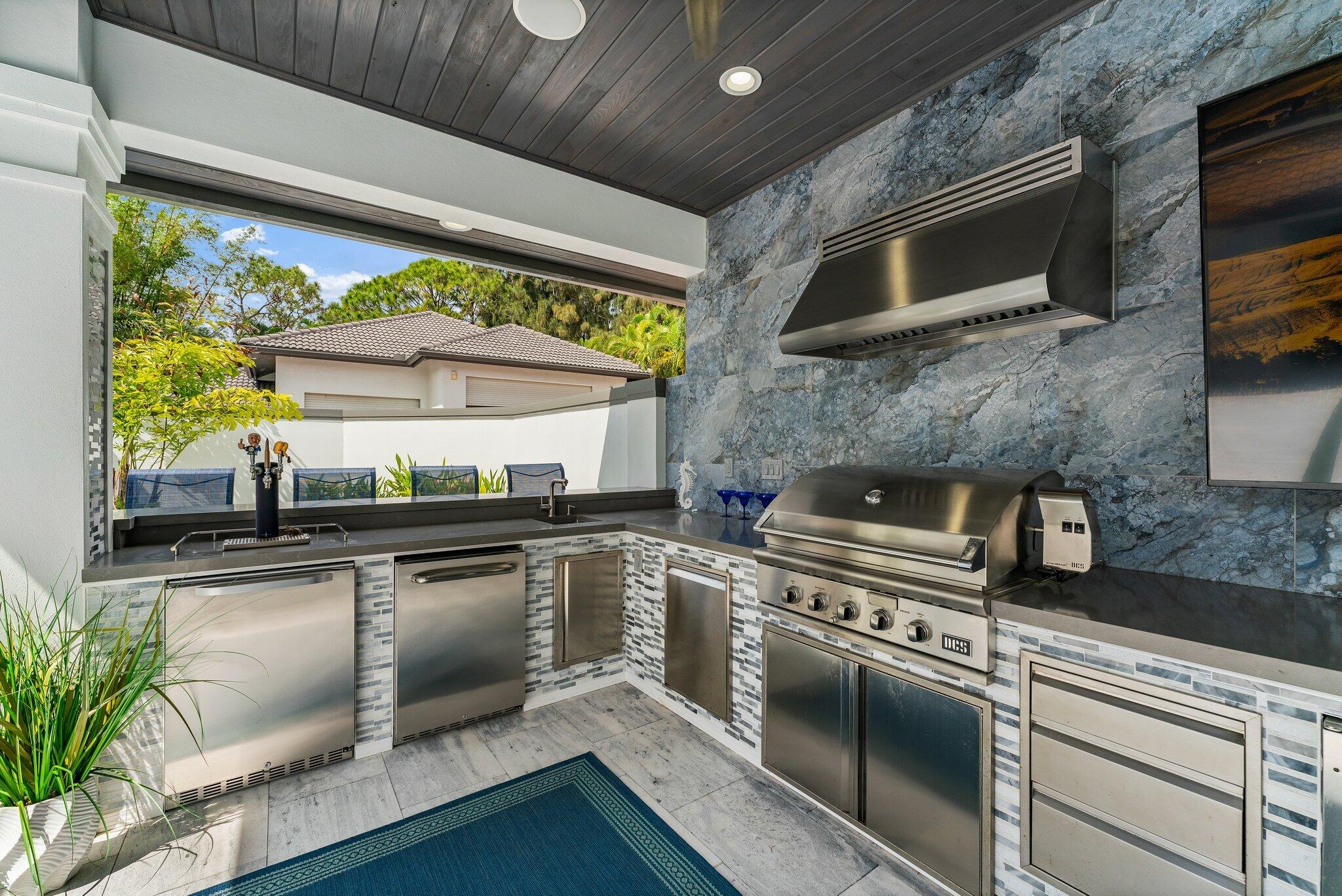 PALM BEACH COUNTRY ESTATES - Residential