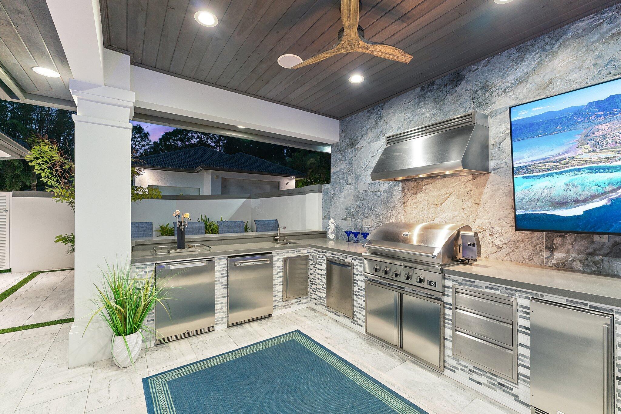 PALM BEACH COUNTRY ESTATES - Residential