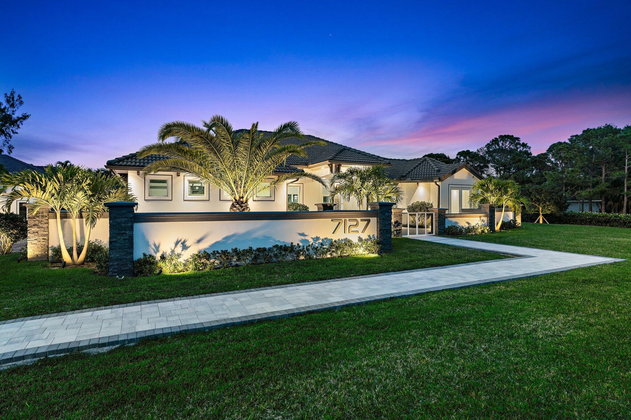 PALM BEACH COUNTRY ESTATES - Residential
