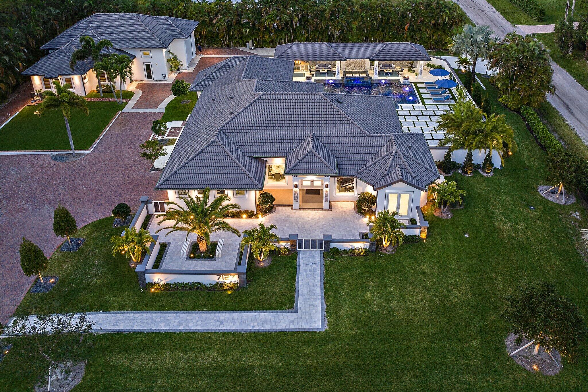PALM BEACH COUNTRY ESTATES - Residential