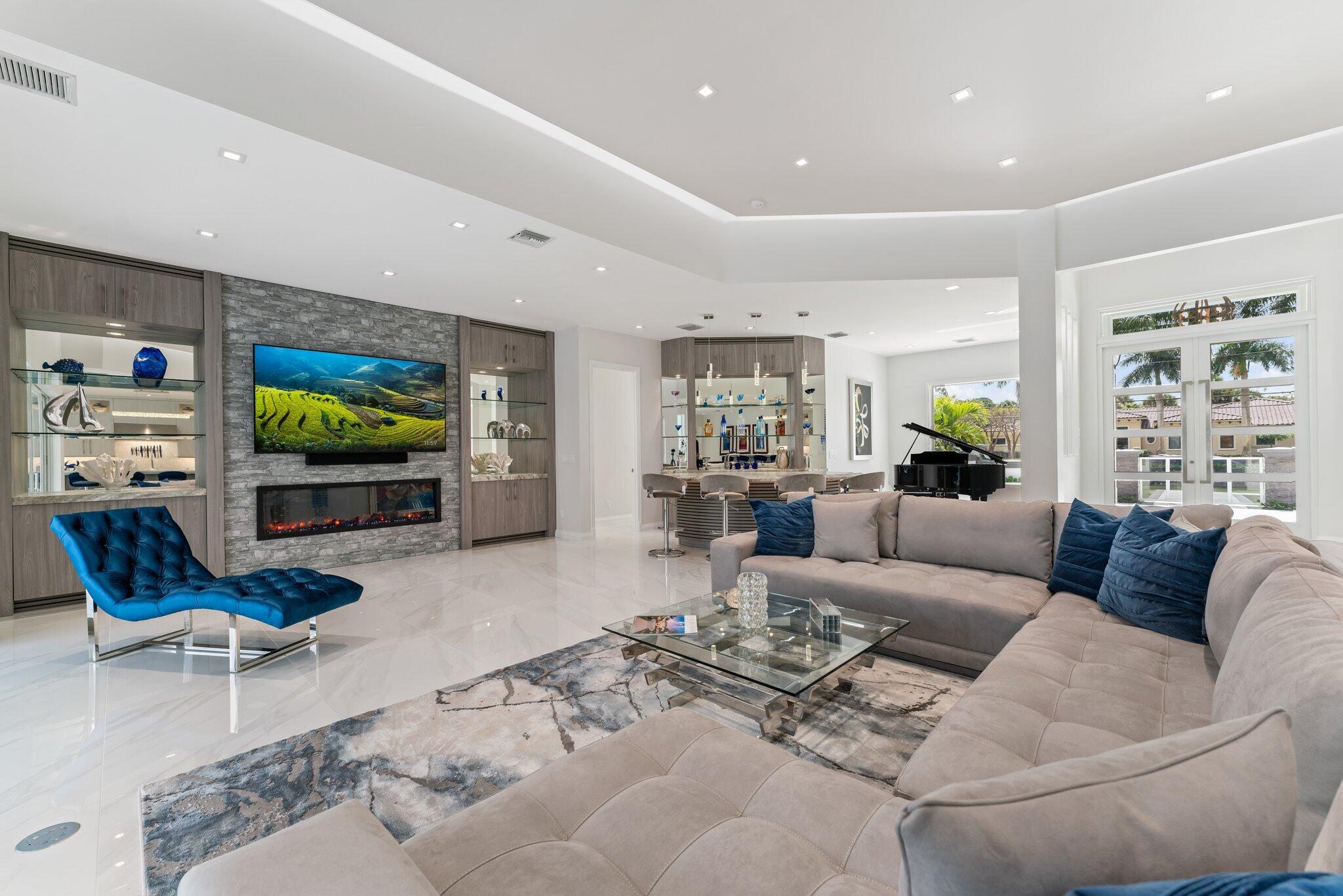 PALM BEACH COUNTRY ESTATES - Residential