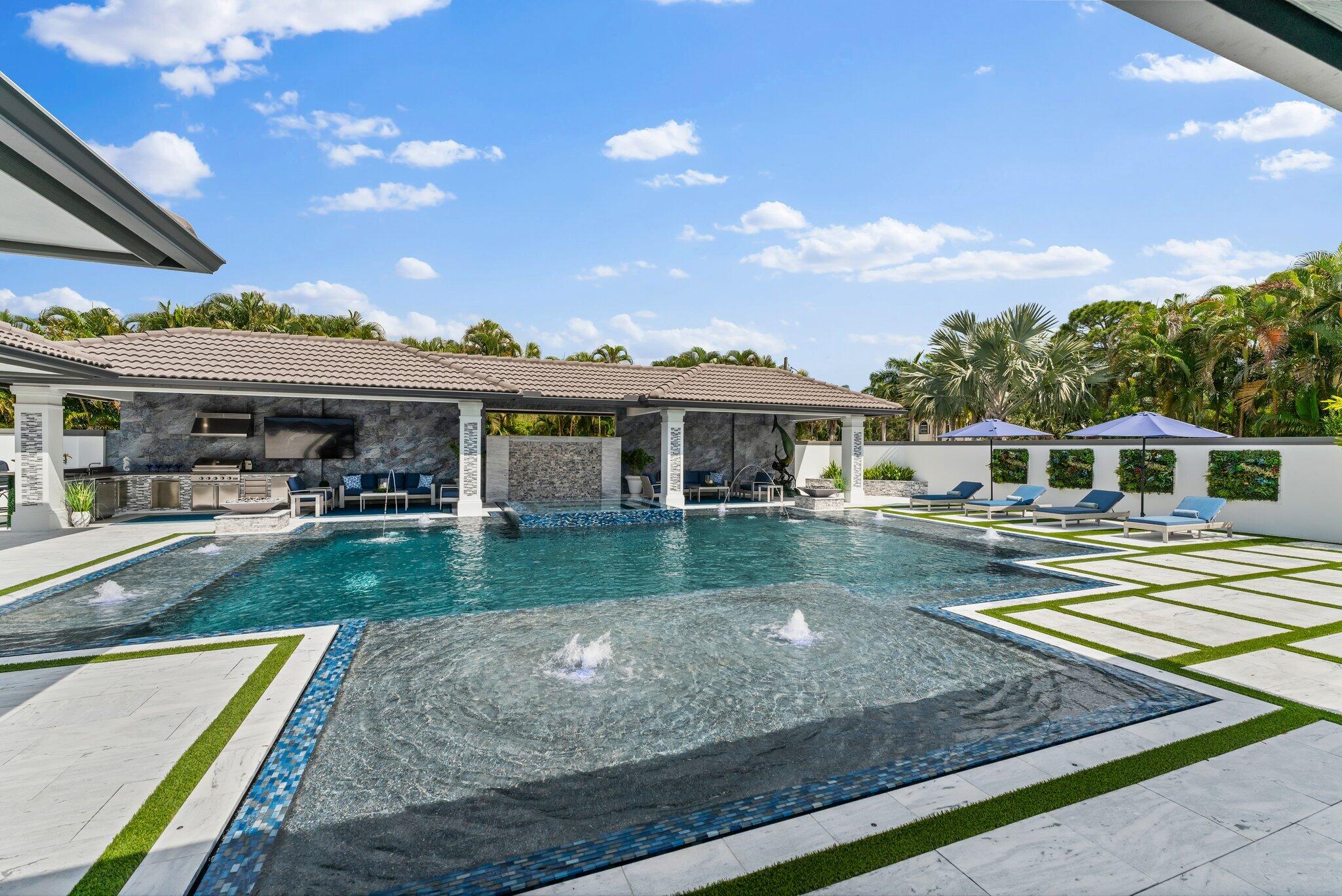 PALM BEACH COUNTRY ESTATES - Residential