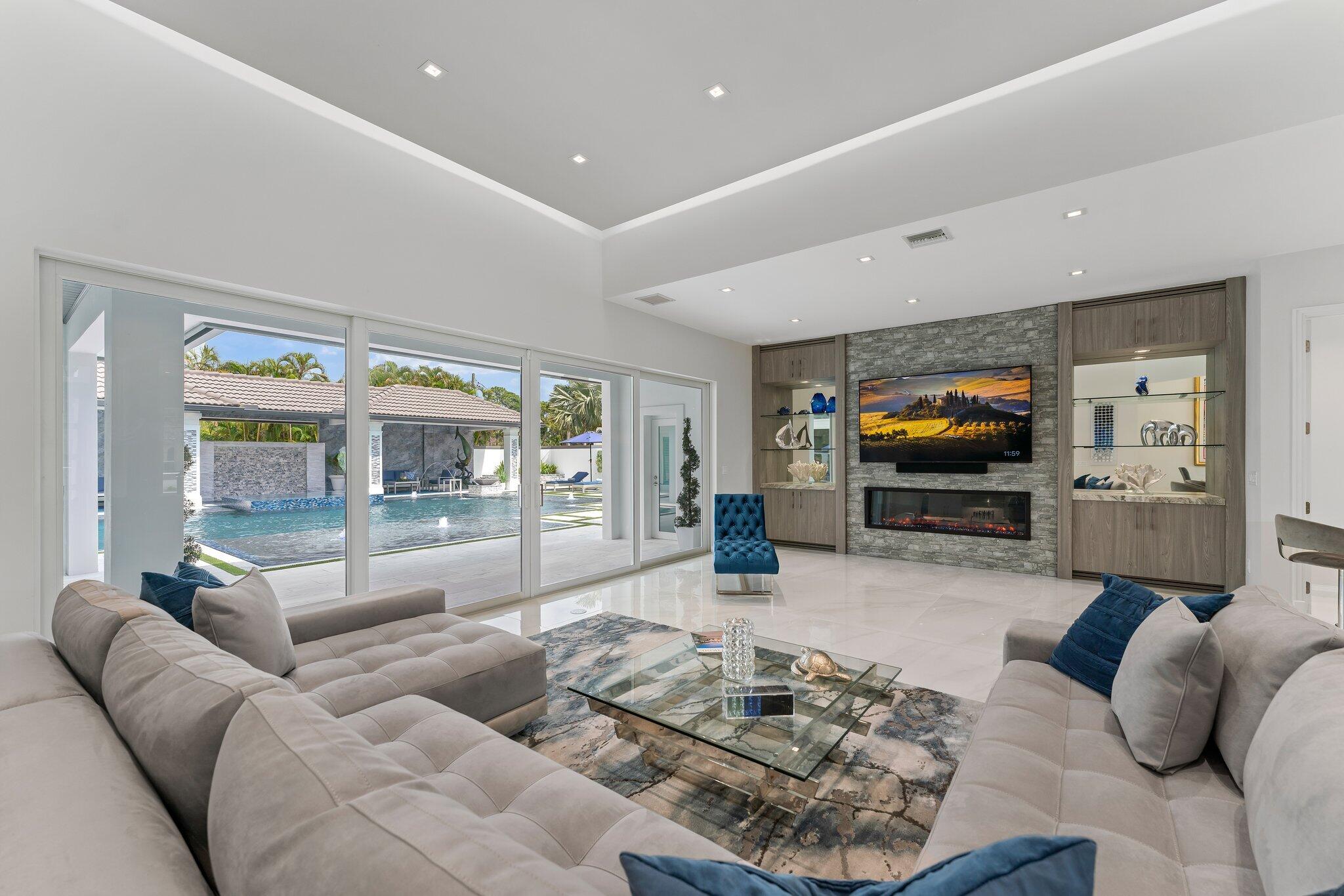 PALM BEACH COUNTRY ESTATES - Residential