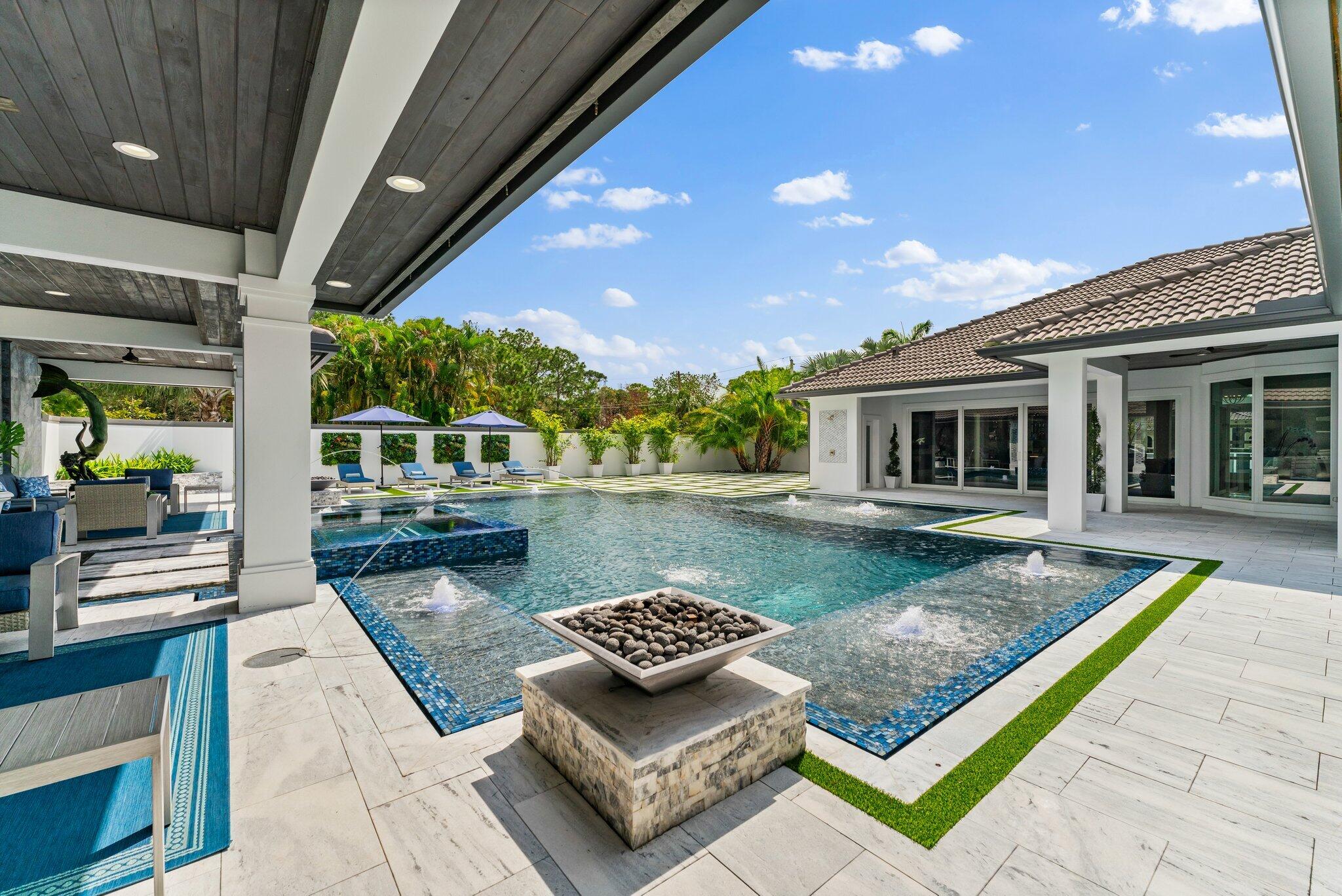 PALM BEACH COUNTRY ESTATES - Residential