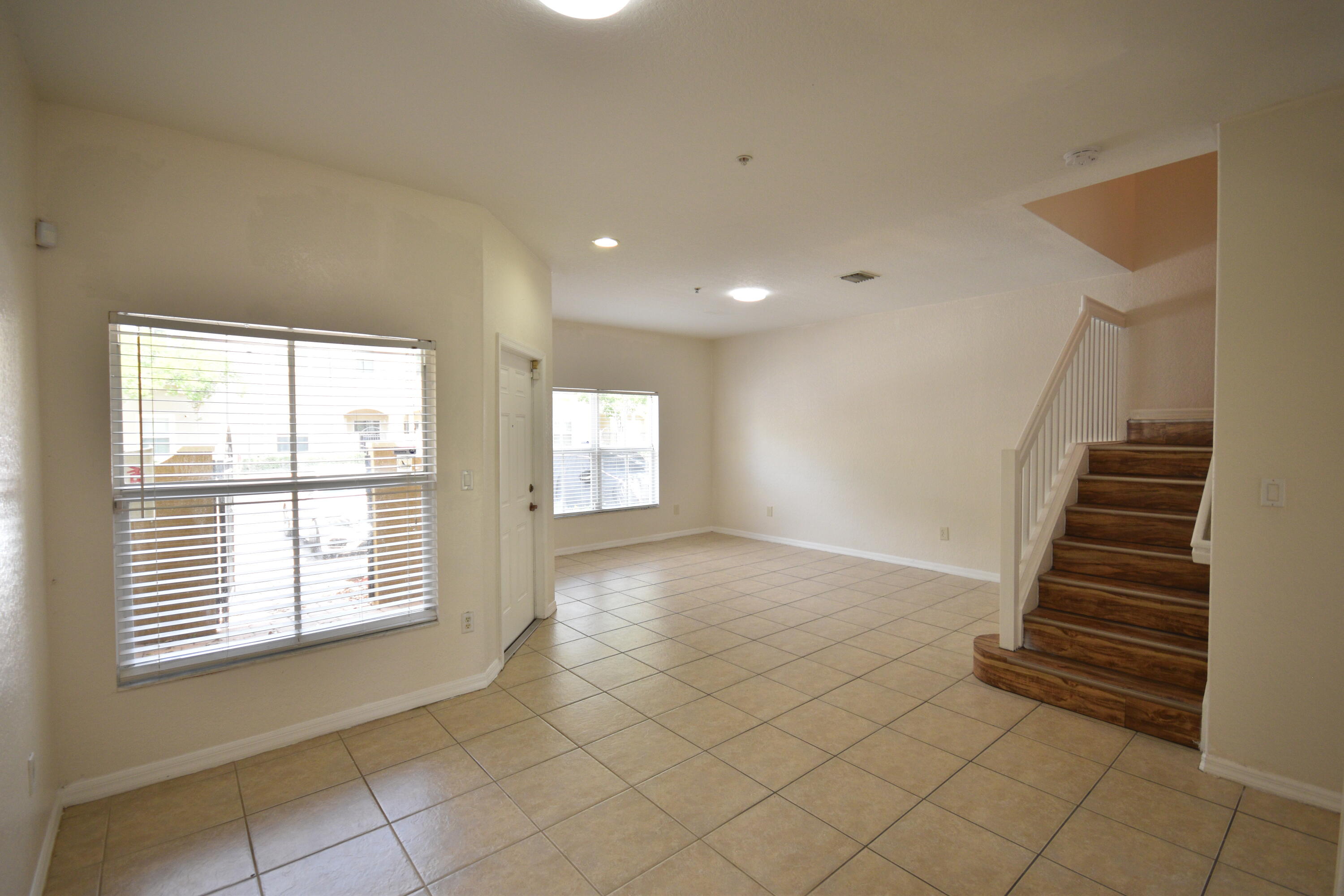 TUSCAN VILLAS CONDO - Residential Lease