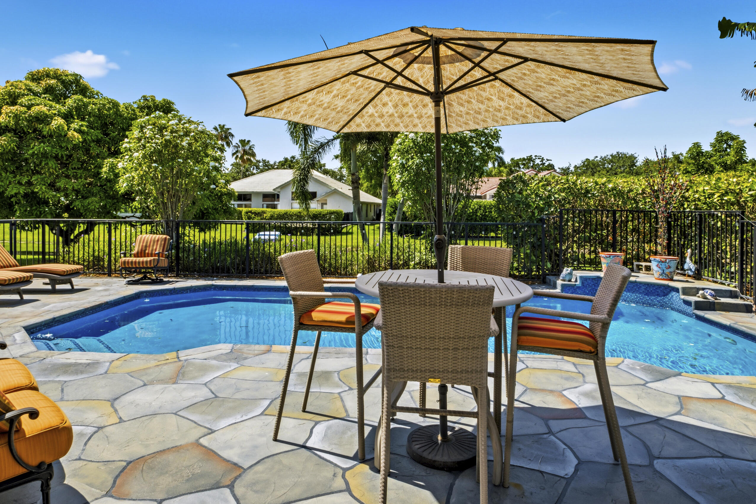 WEST GLEN - Residential