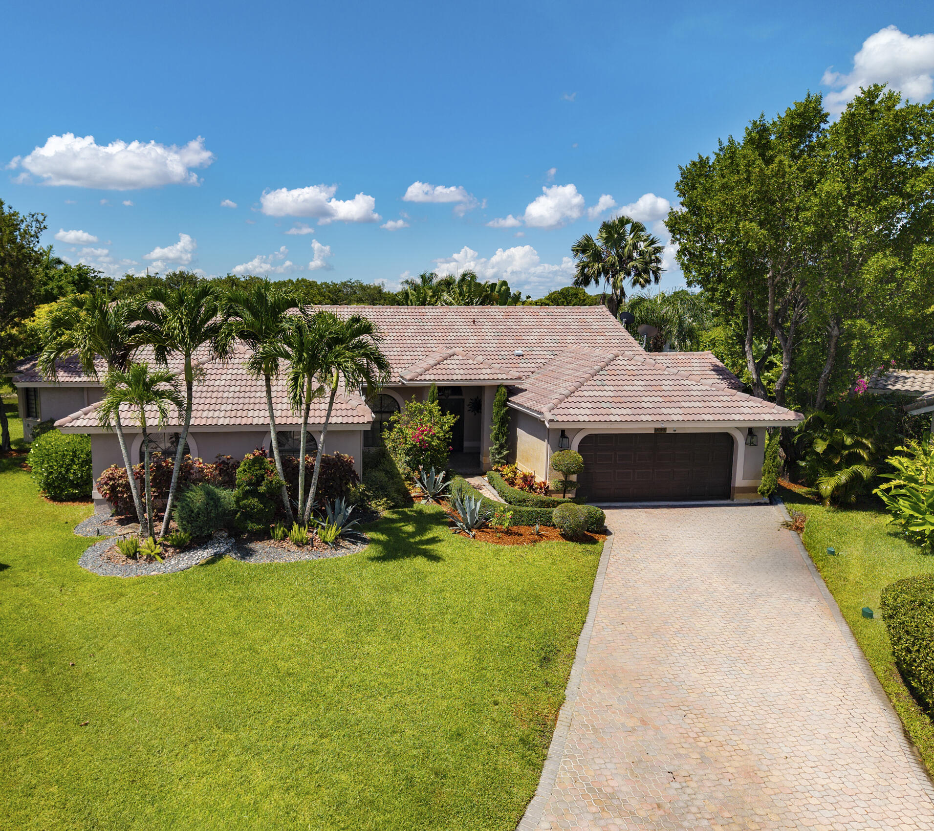 WEST GLEN - Residential