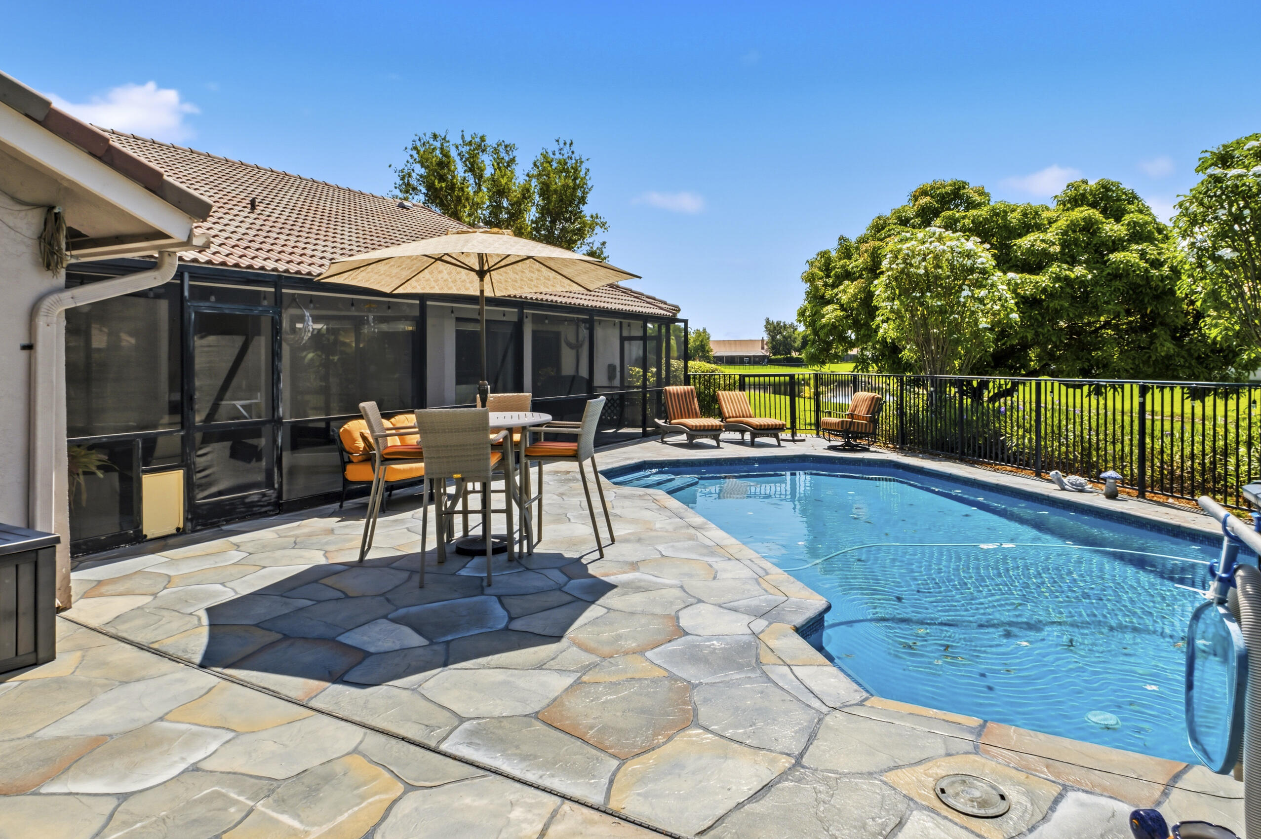 WEST GLEN - Residential