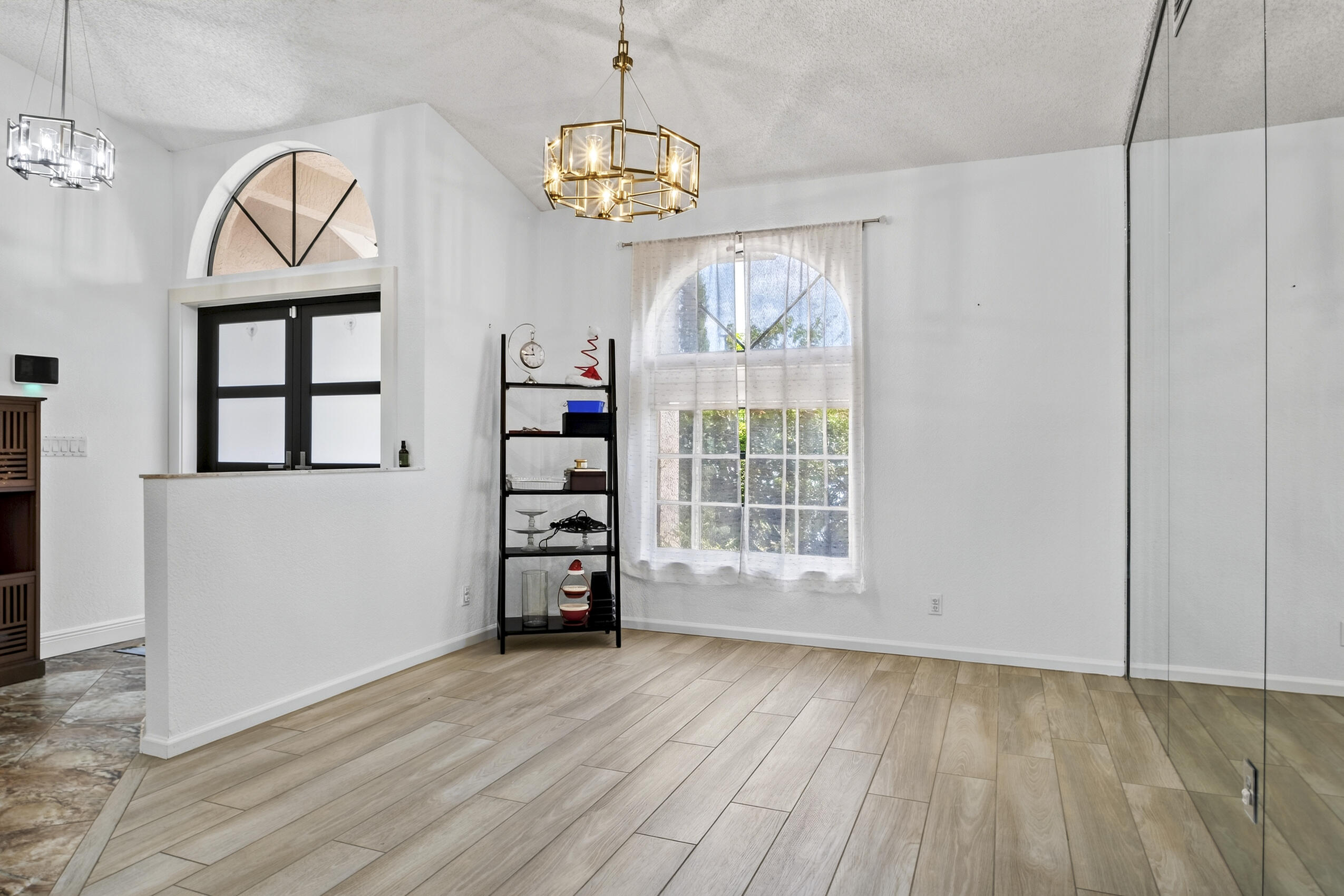 WEST GLEN - Residential