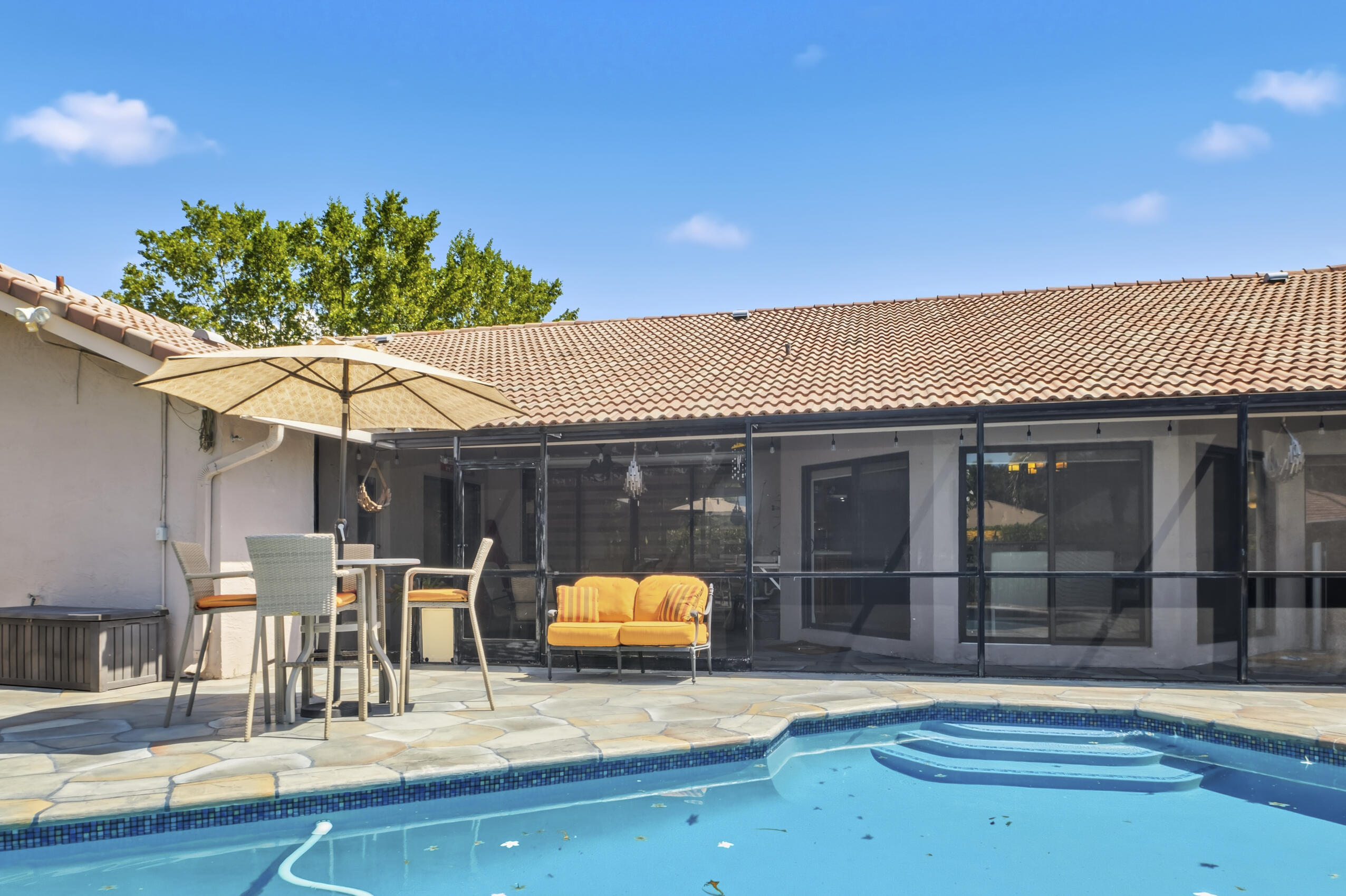 WEST GLEN - Residential