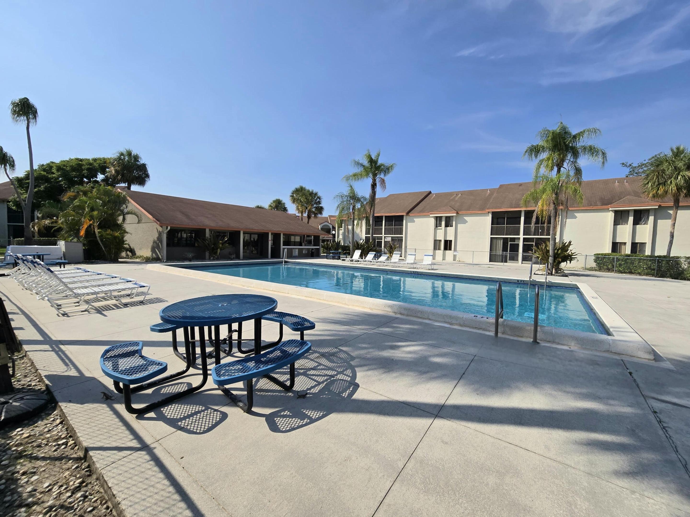 Courtyard at Coral Gate - Residential