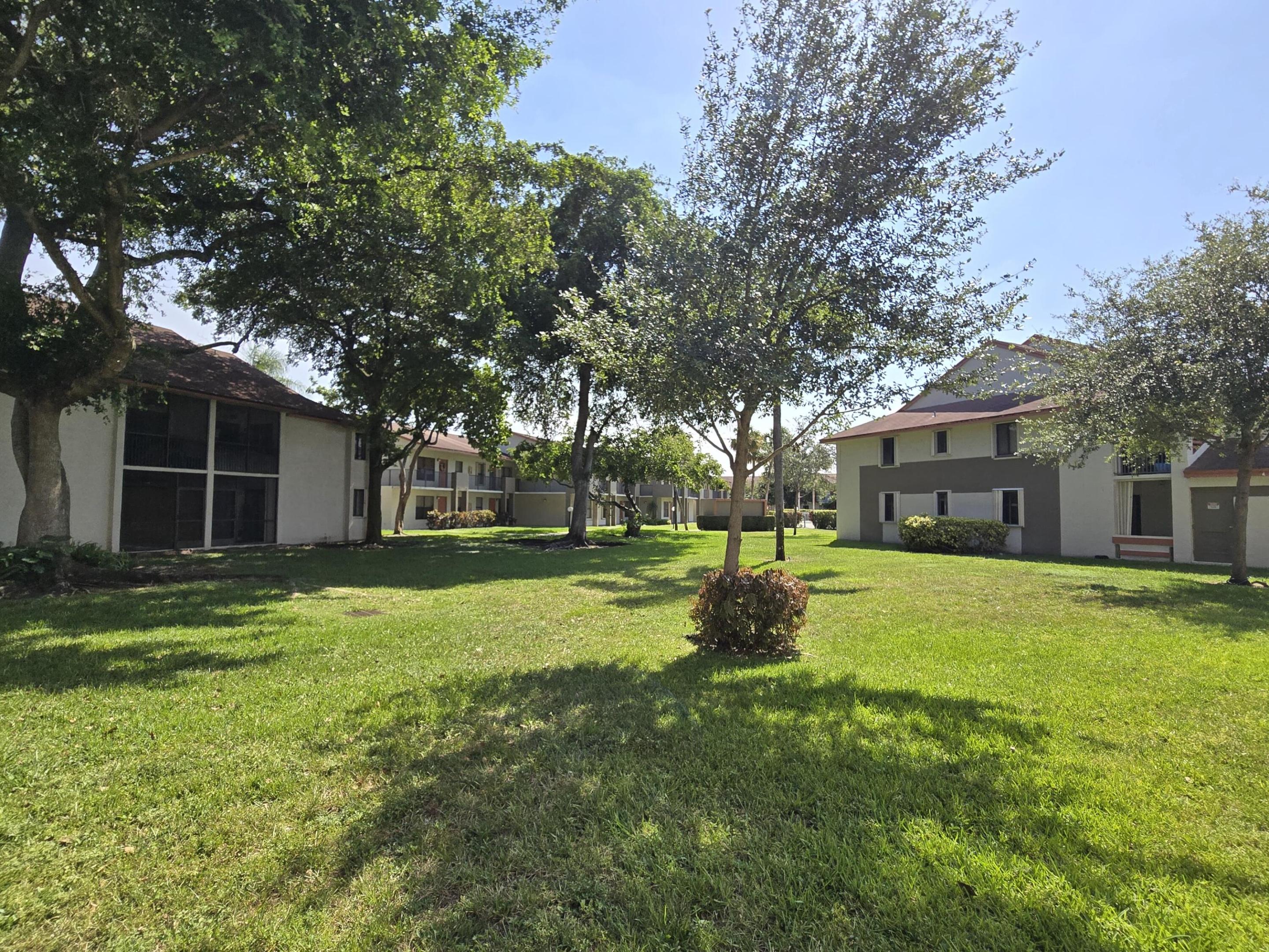 Courtyard at Coral Gate - Residential