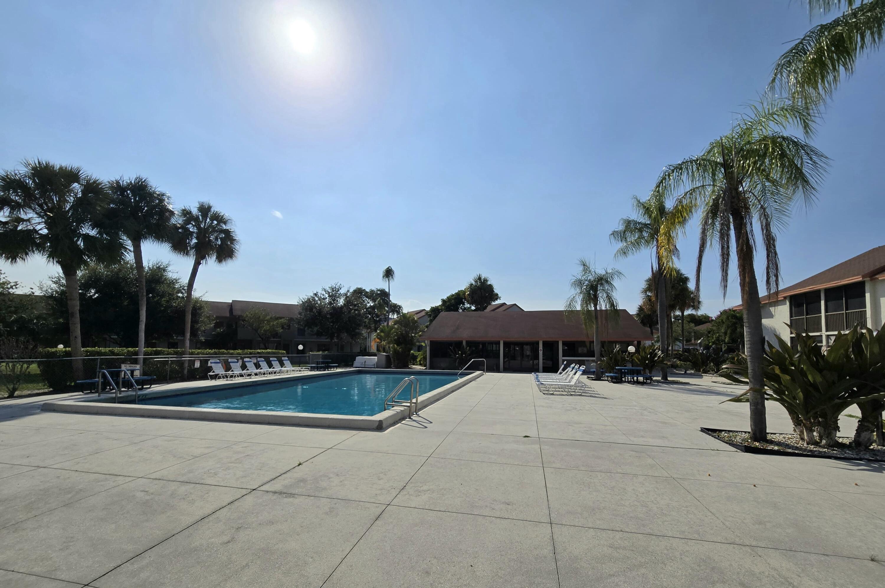 Courtyard at Coral Gate - Residential