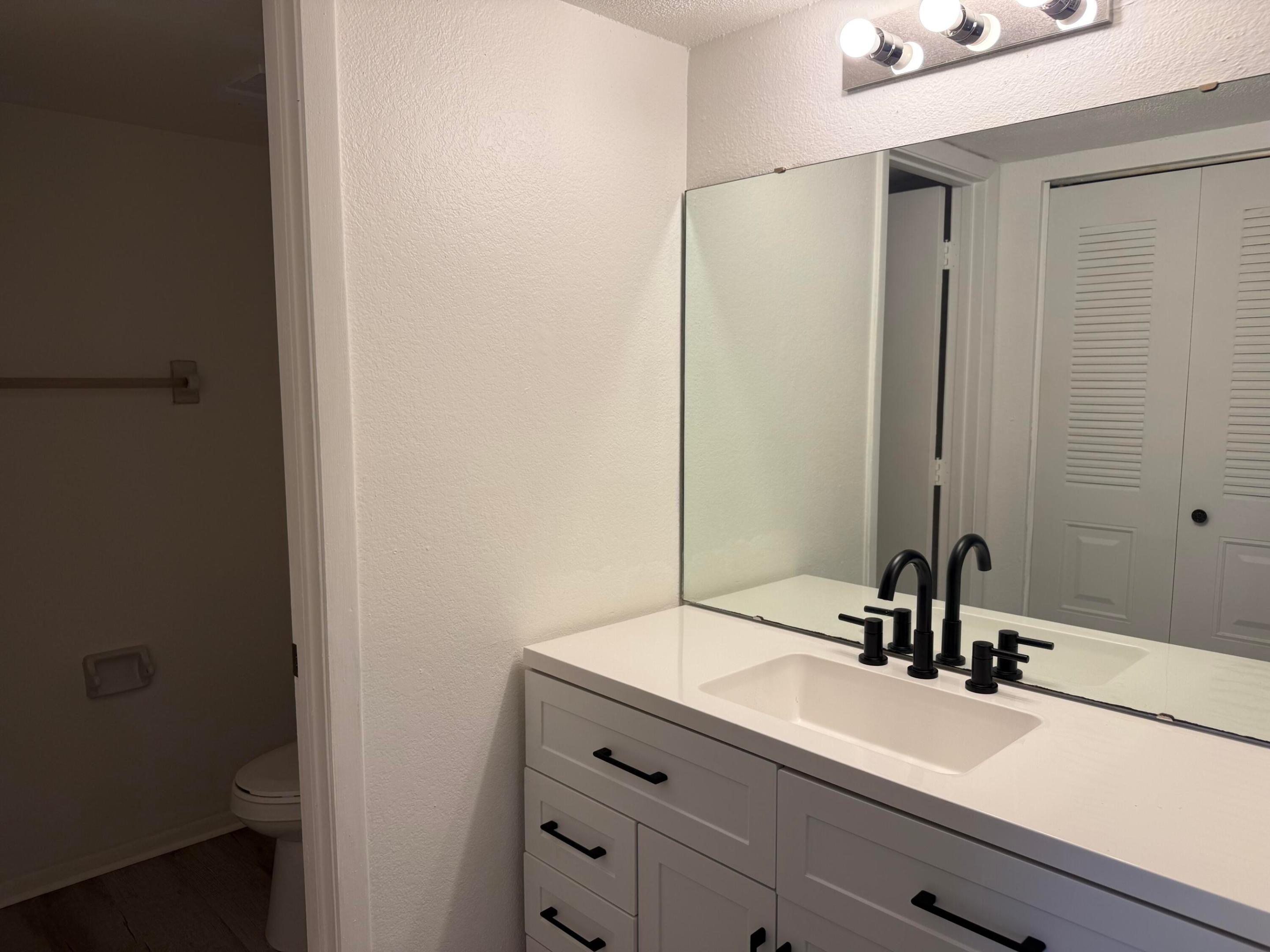 MIDPORT PLACE II, A CONDOMINIUM - Residential Lease